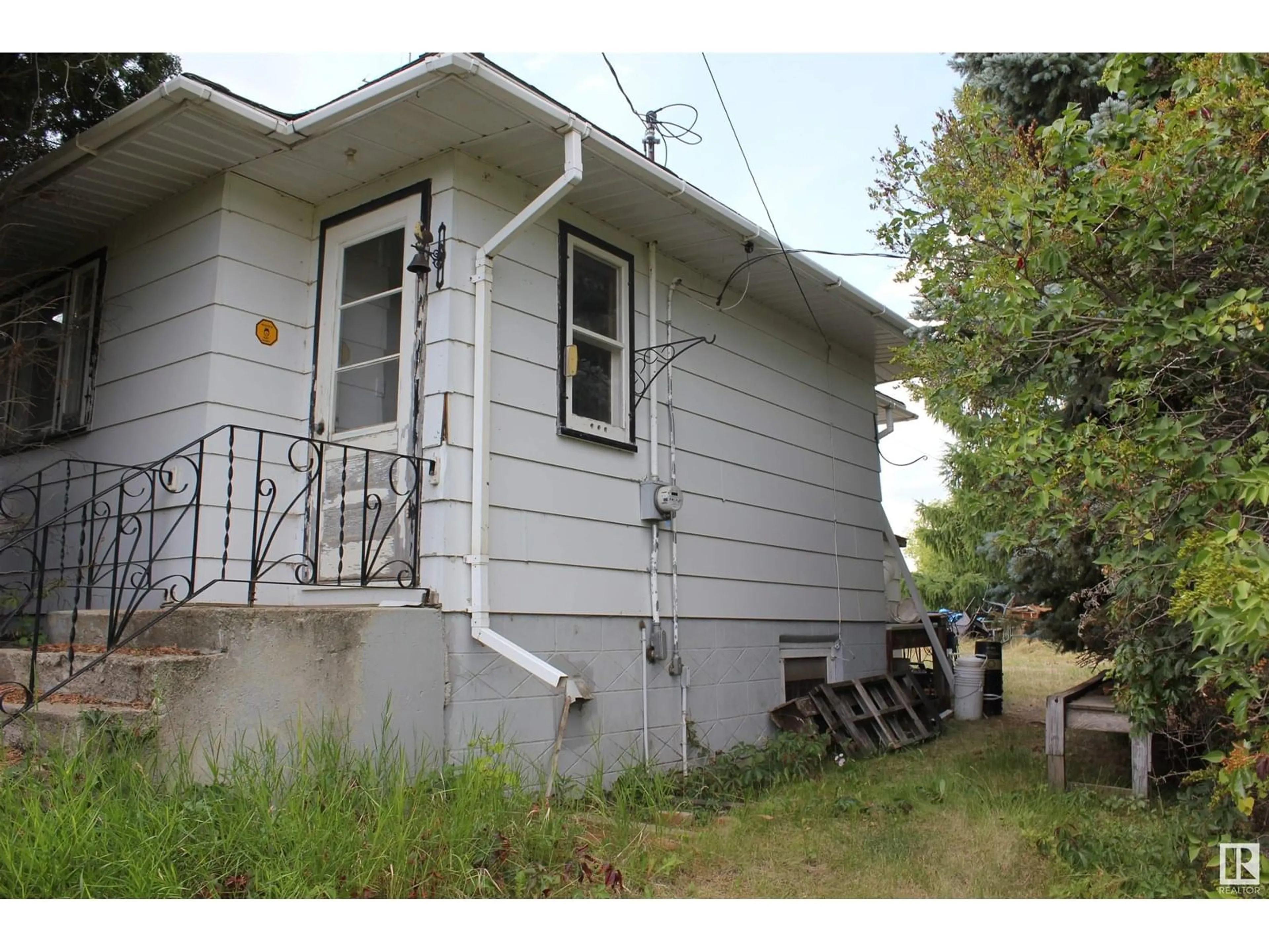 Unknown for W - 12 2 ST, Derwent Alberta T0B1C0