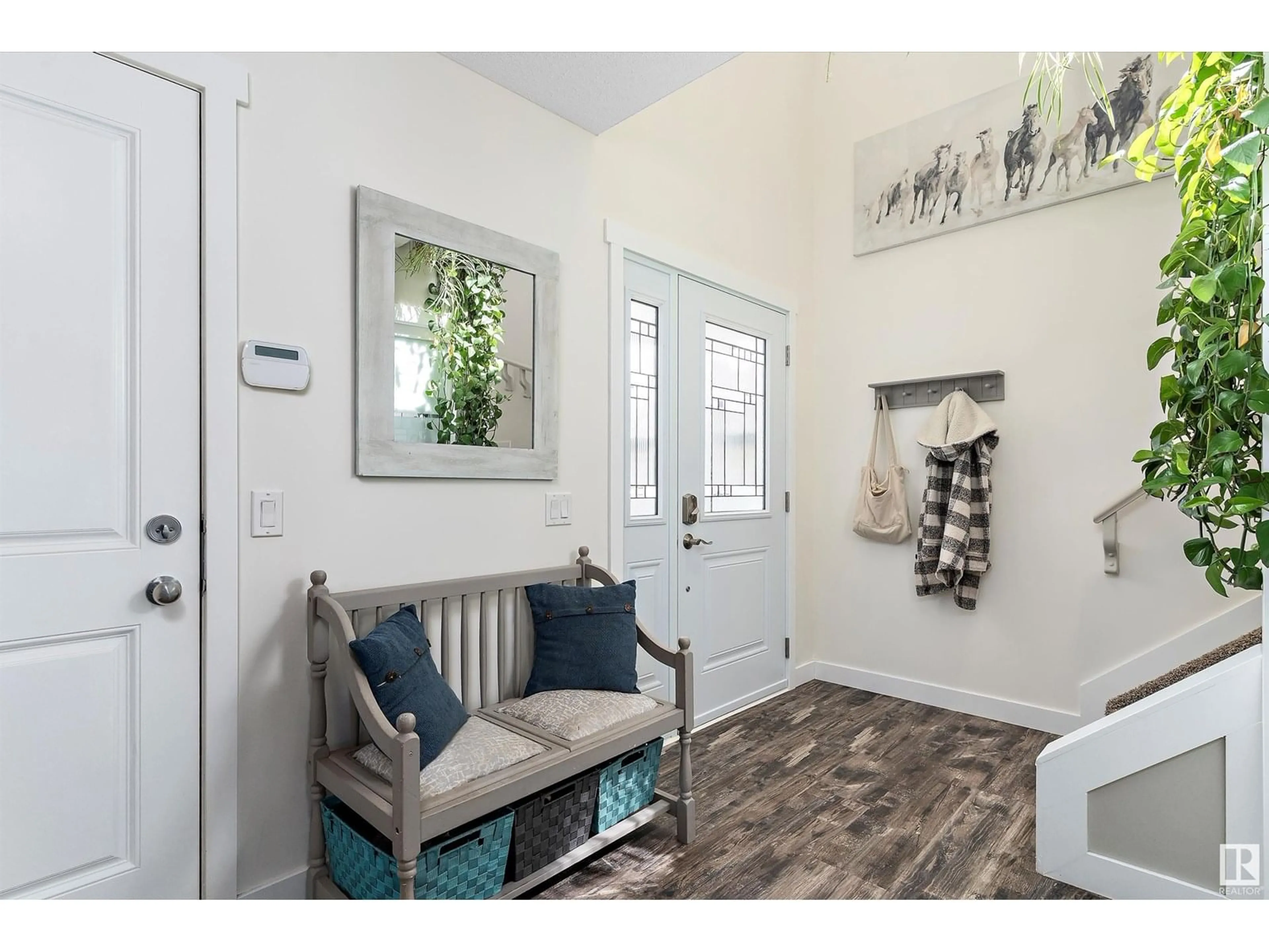 Indoor entryway for 16532 140 ST, Edmonton Alberta T6V0K7