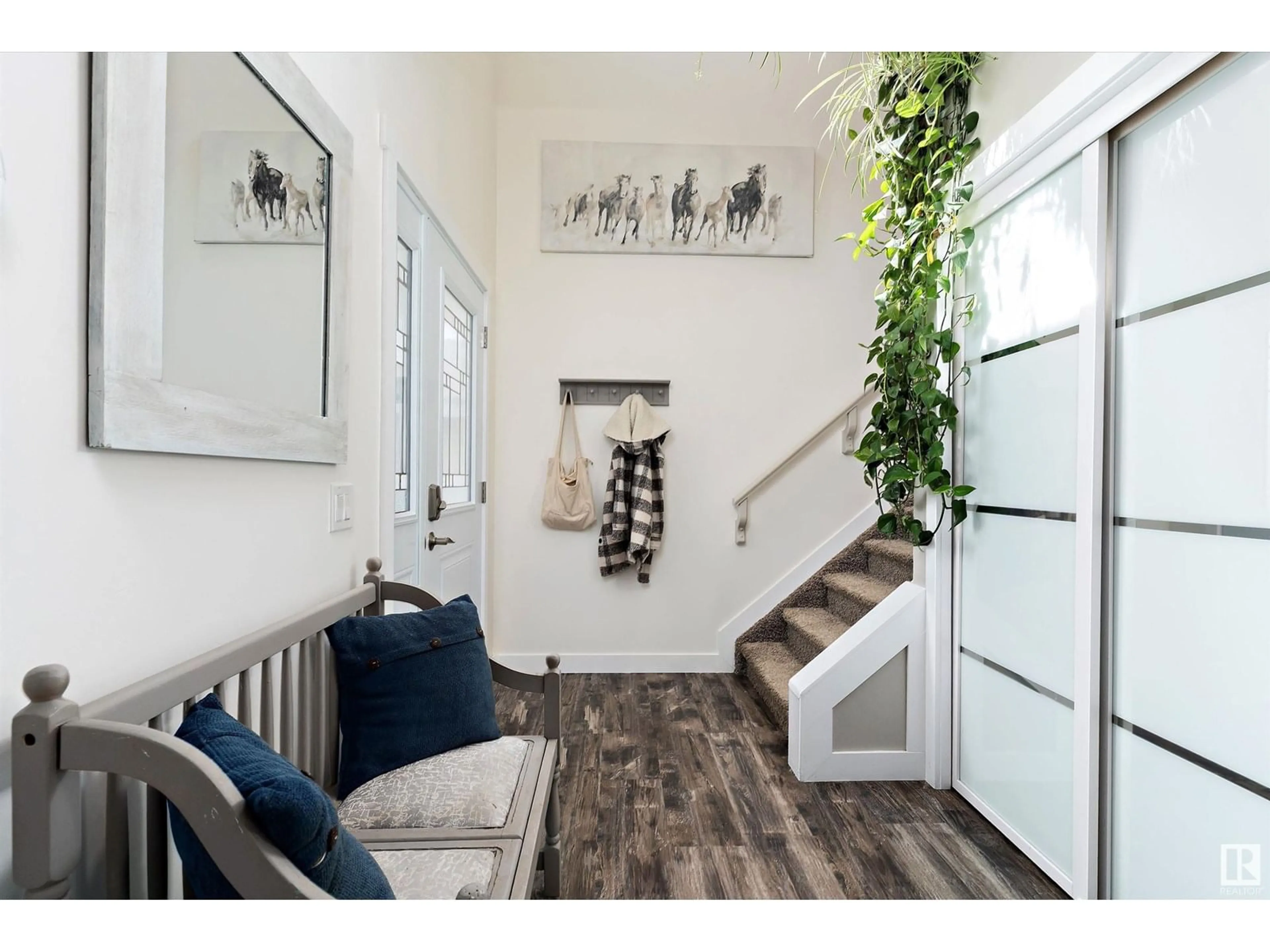 Indoor entryway for 16532 140 ST, Edmonton Alberta T6V0K7
