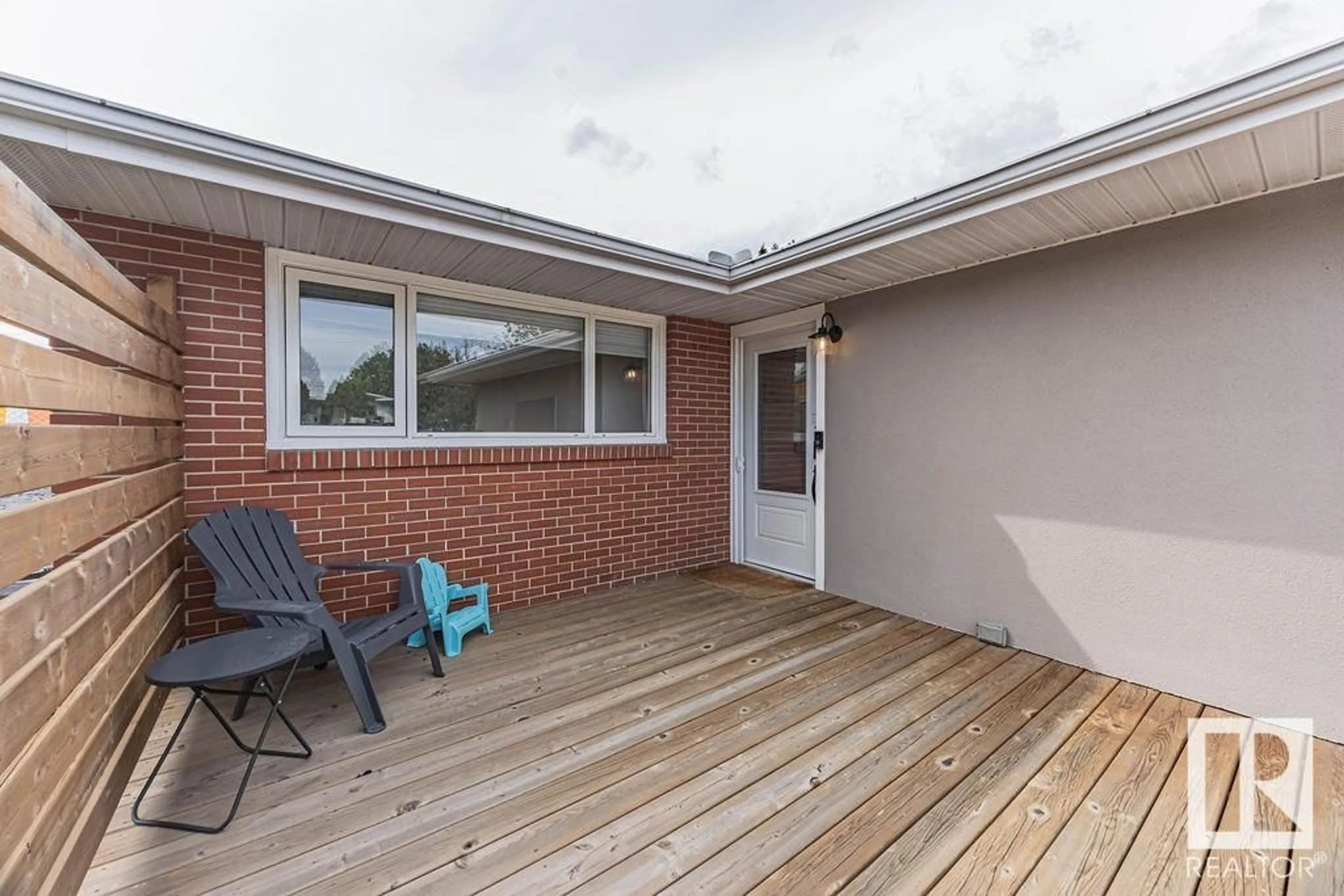 Patio, unknown for 9040 52 ST, Edmonton Alberta T6B1G2