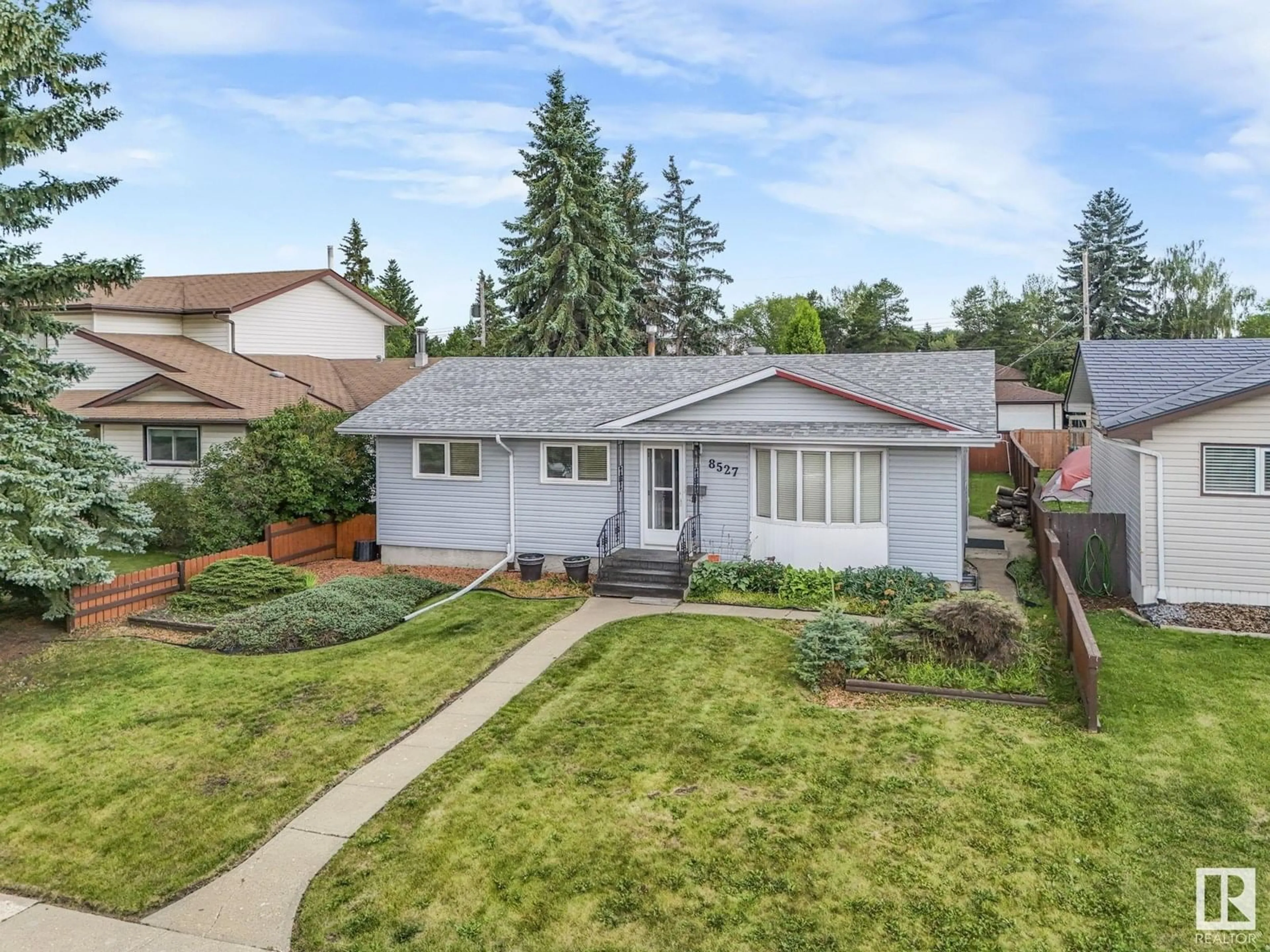A pic from outside/outdoor area/front of a property/back of a property/a pic from drone, street for NW - 8527 134A AV, Edmonton Alberta T5E1L6
