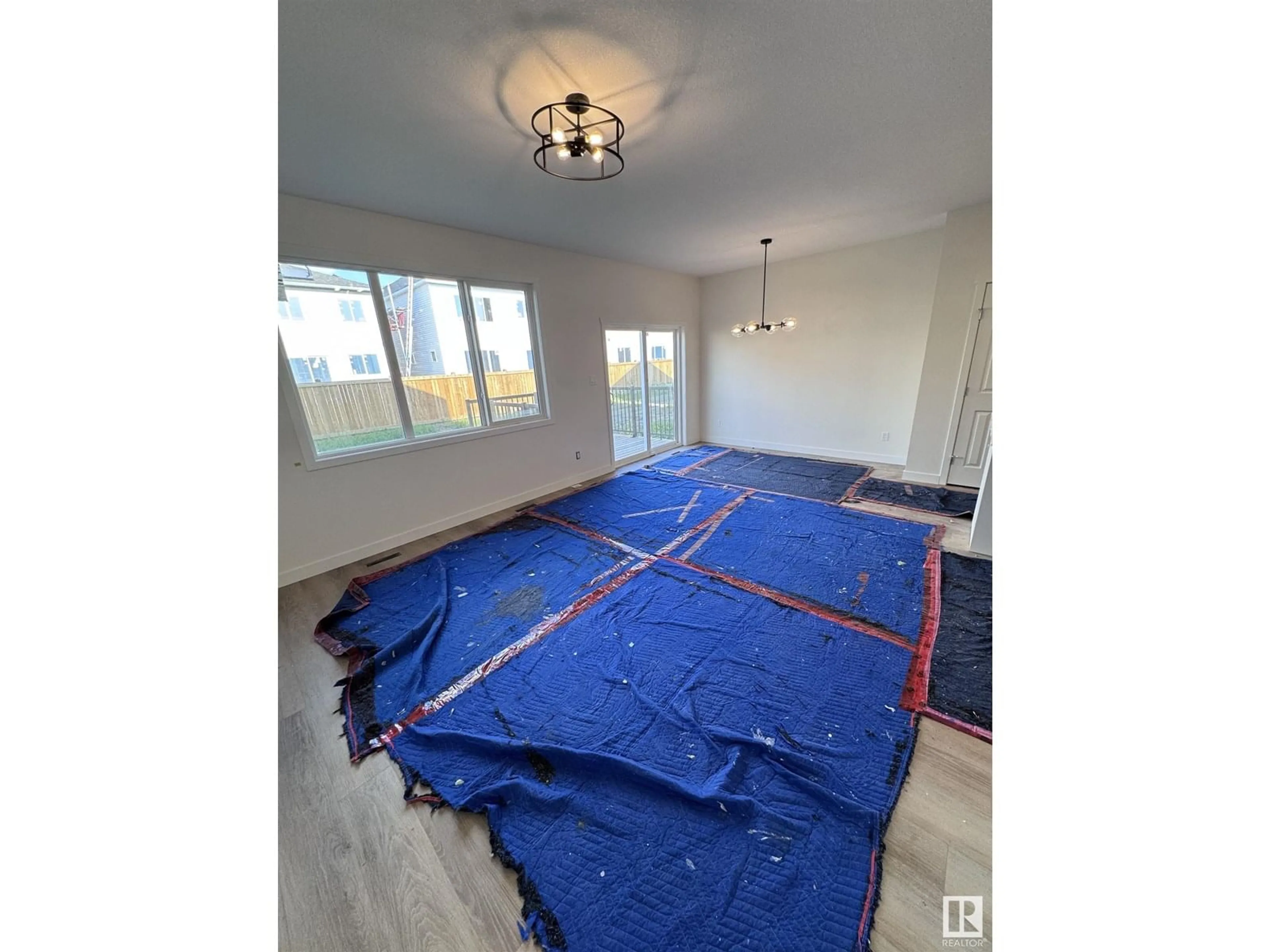 A pic of a room for NW - 2009 209A ST, Edmonton Alberta T6M3C8