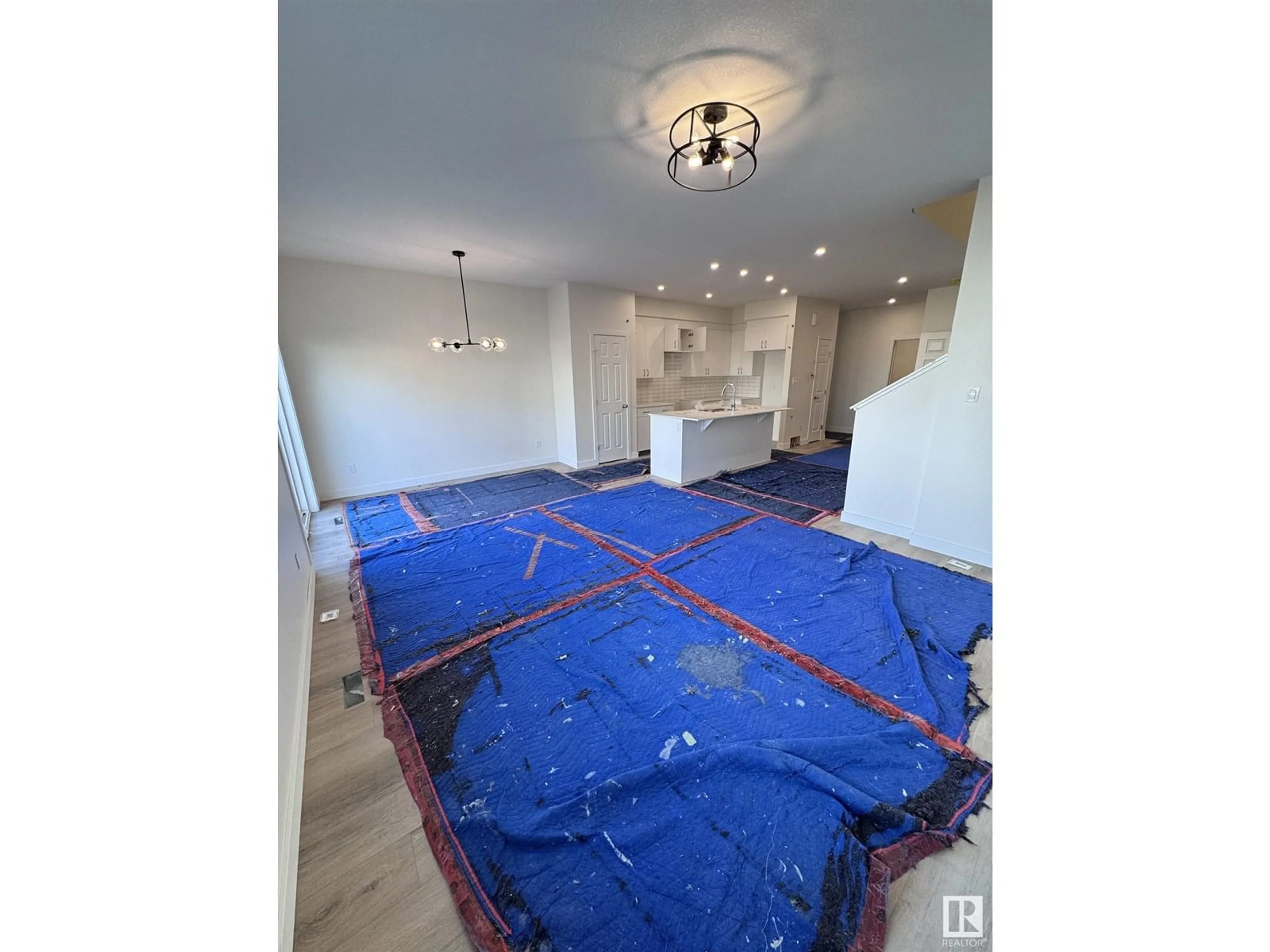A pic of a room for NW - 2009 209A ST, Edmonton Alberta T6M3C8