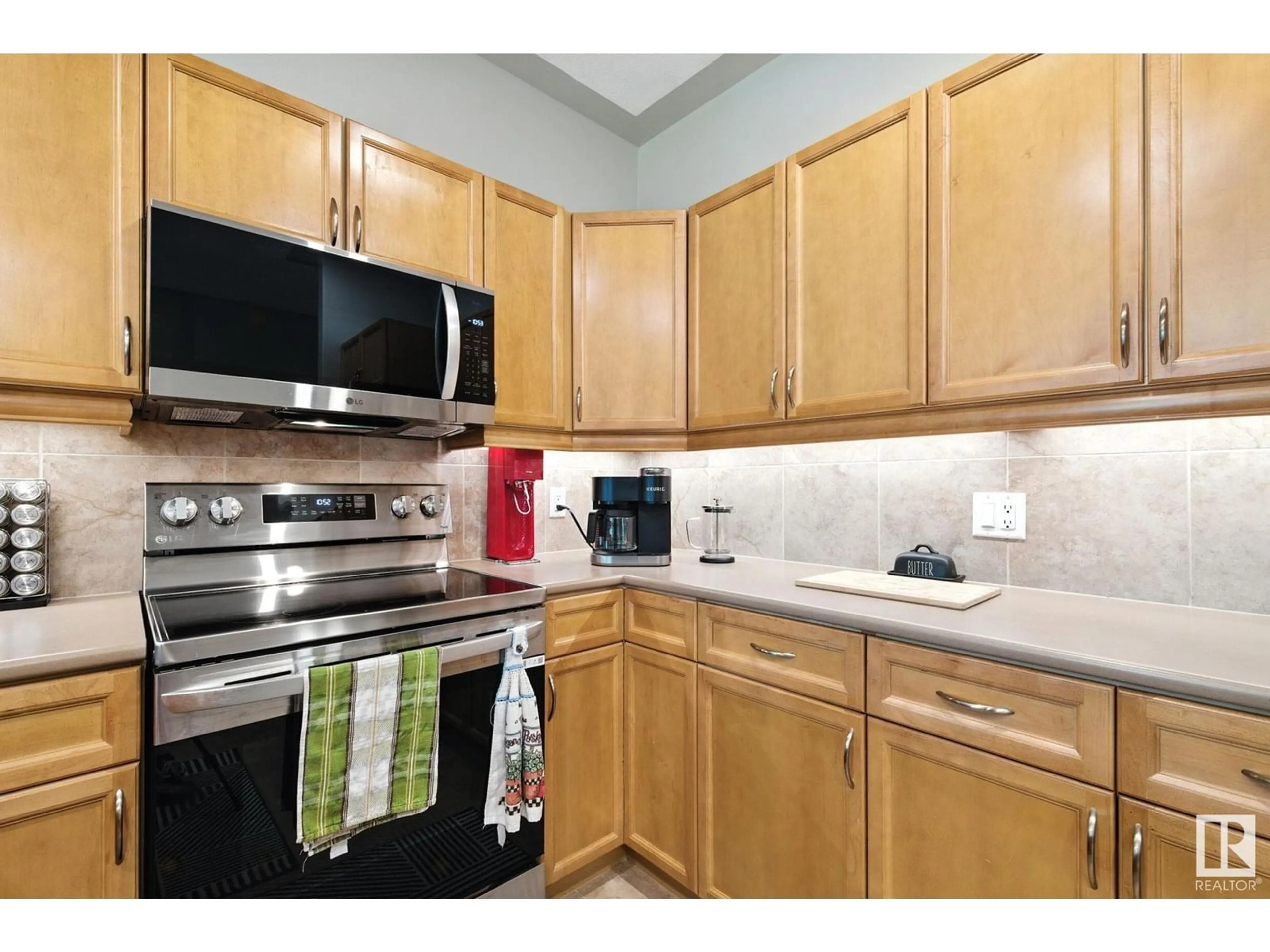 Standard kitchen, unknown for 160 - 137 MAGRATH RD, Edmonton Alberta T6R3T7