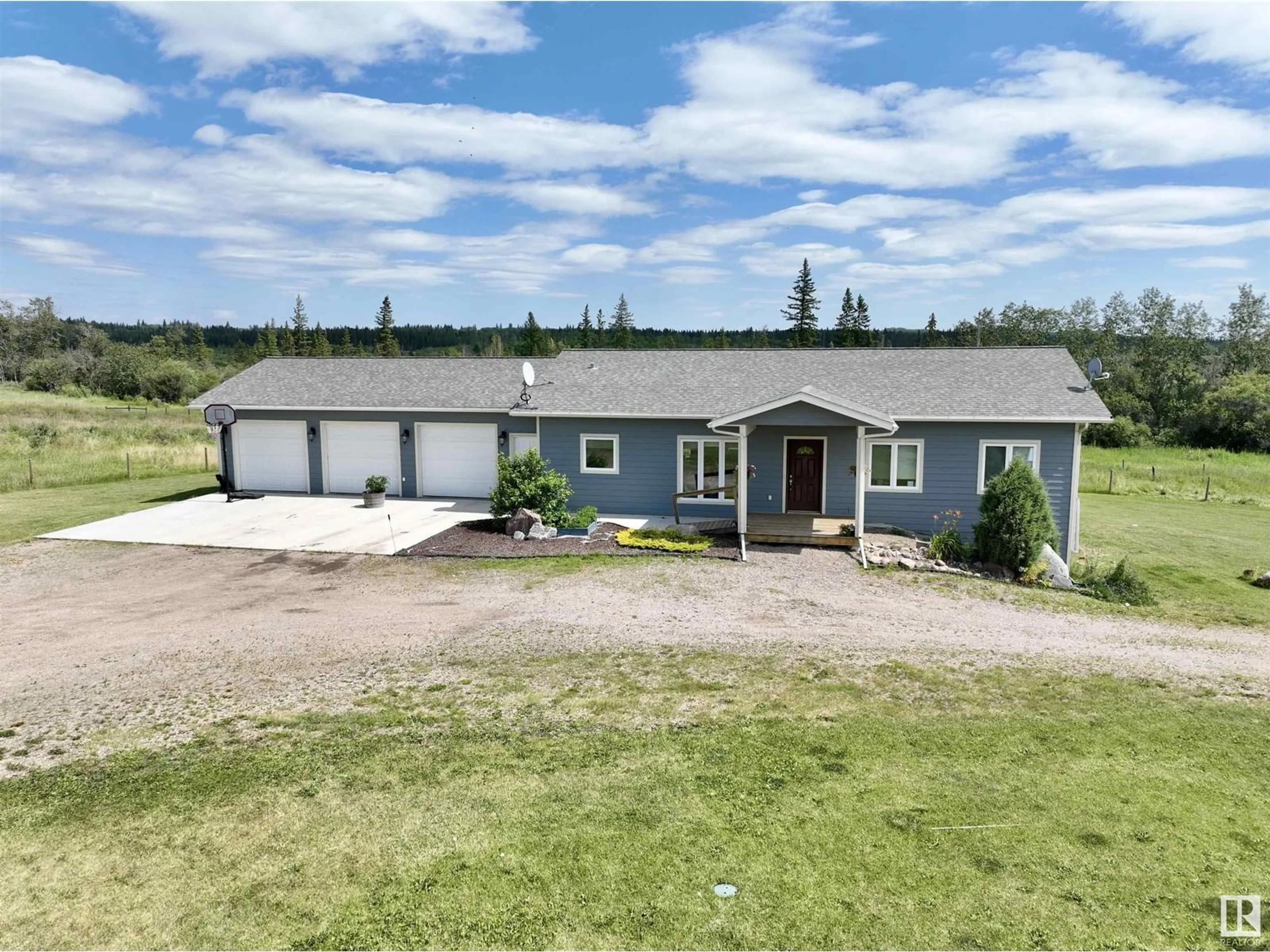 A pic from outside/outdoor area/front of a property/back of a property/a pic from drone, building for 11 - 28 54 W4, Rural Two Hills County Alberta T0B4K0