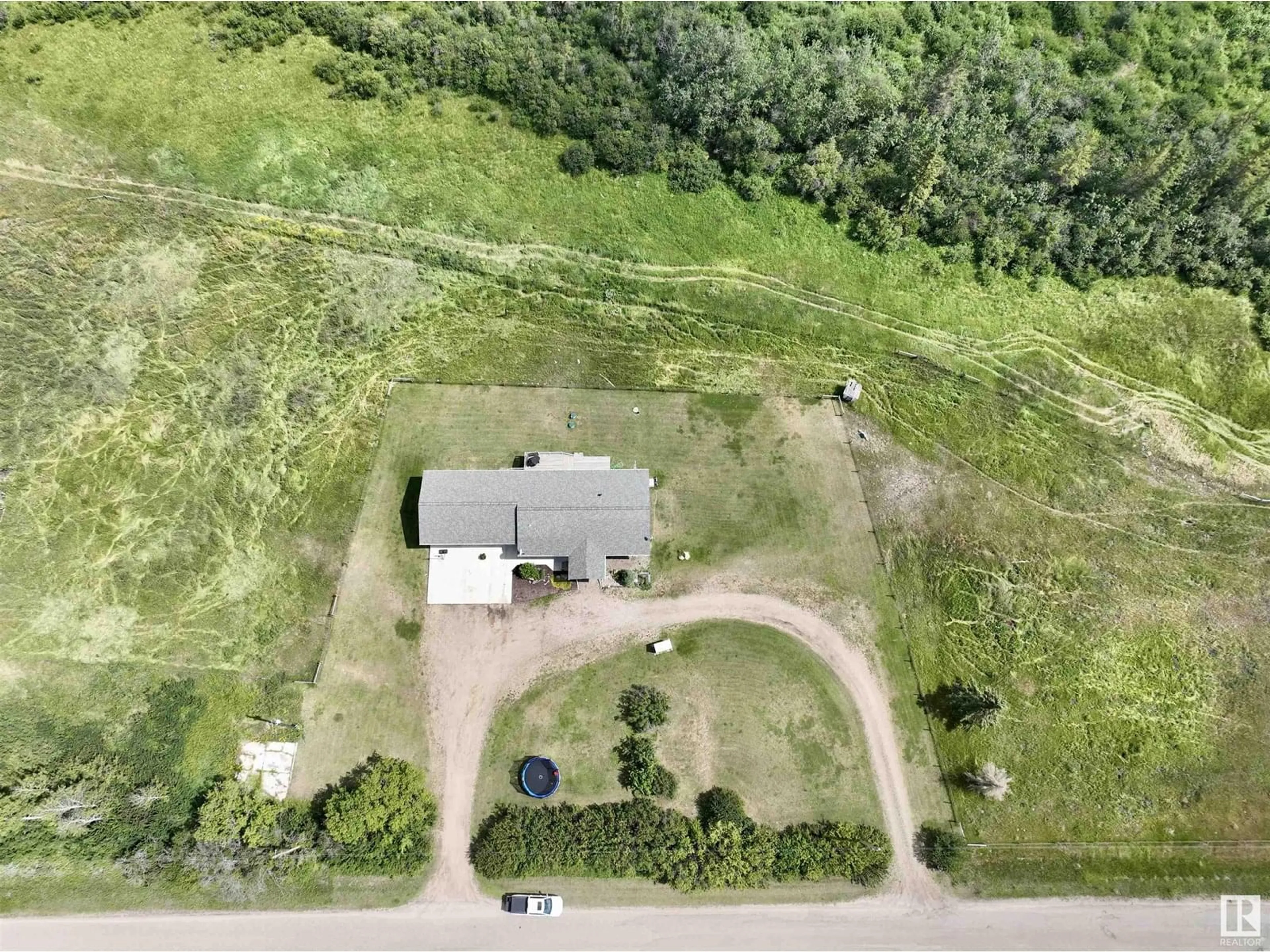 A pic from outside/outdoor area/front of a property/back of a property/a pic from drone, unknown for 11 - 28 54 W4, Rural Two Hills County Alberta T0B4K0