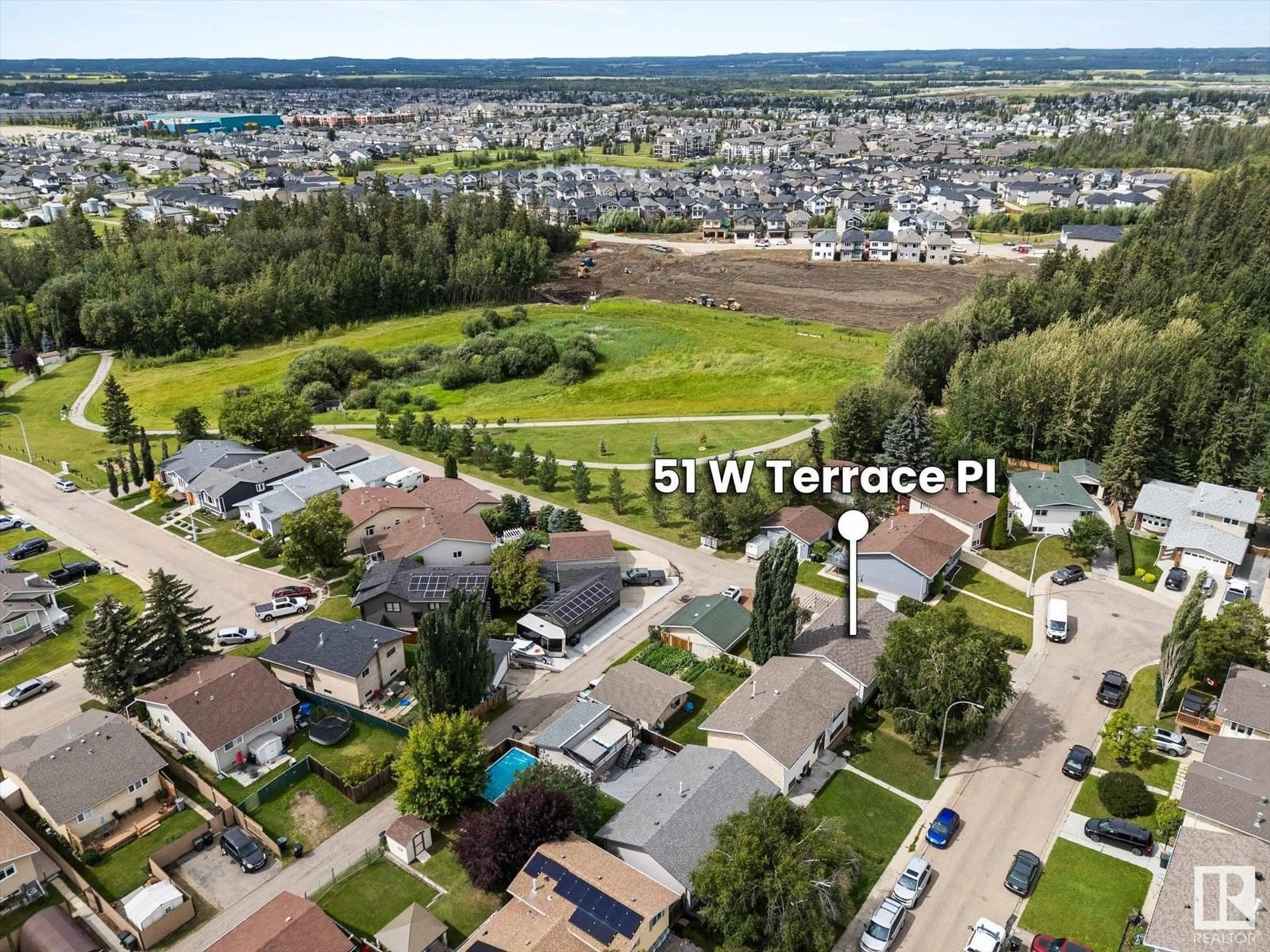 A pic from outside/outdoor area/front of a property/back of a property/a pic from drone, street for 51 WEST TERRACE PL, Spruce Grove Alberta T7X1T4
