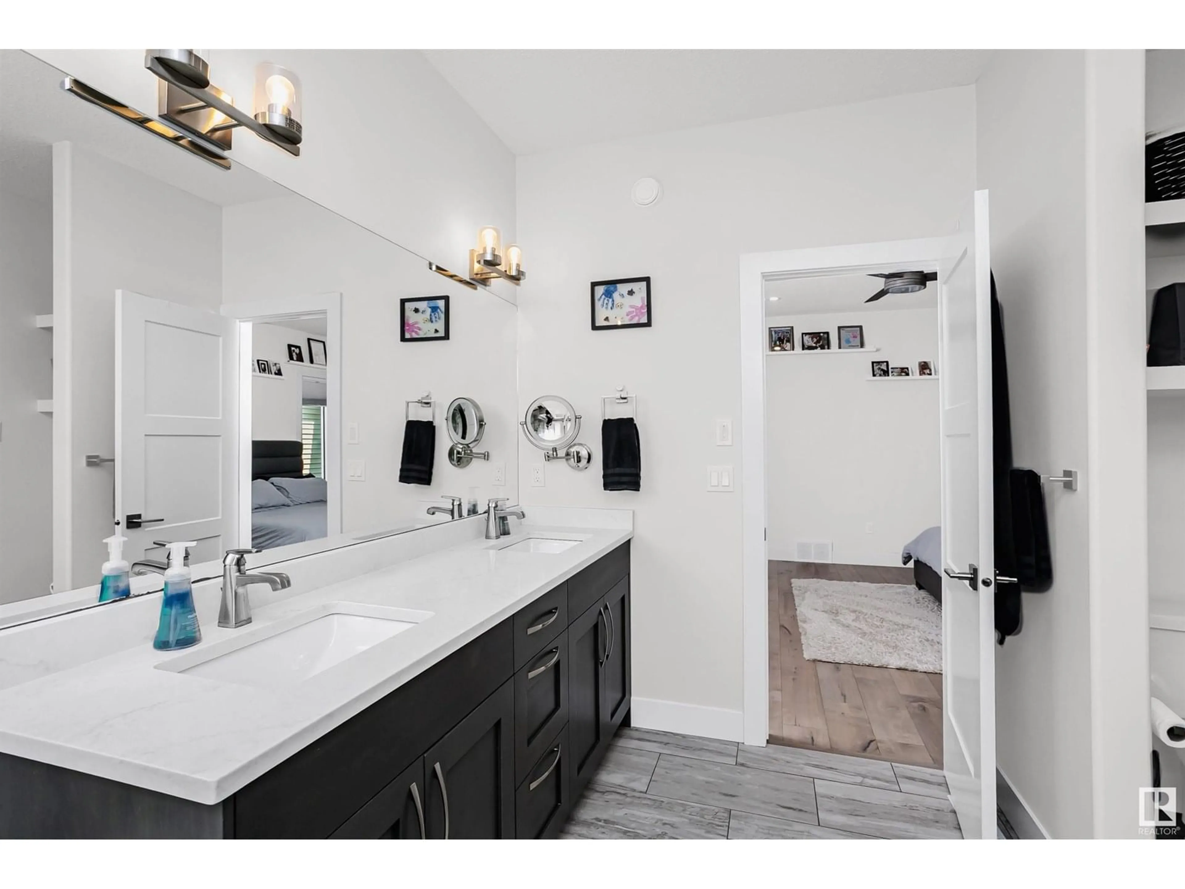 Contemporary bathroom, ceramic/tile floor for 11 HUNDRED ACRE GA, Ardrossan Alberta T8E0A7
