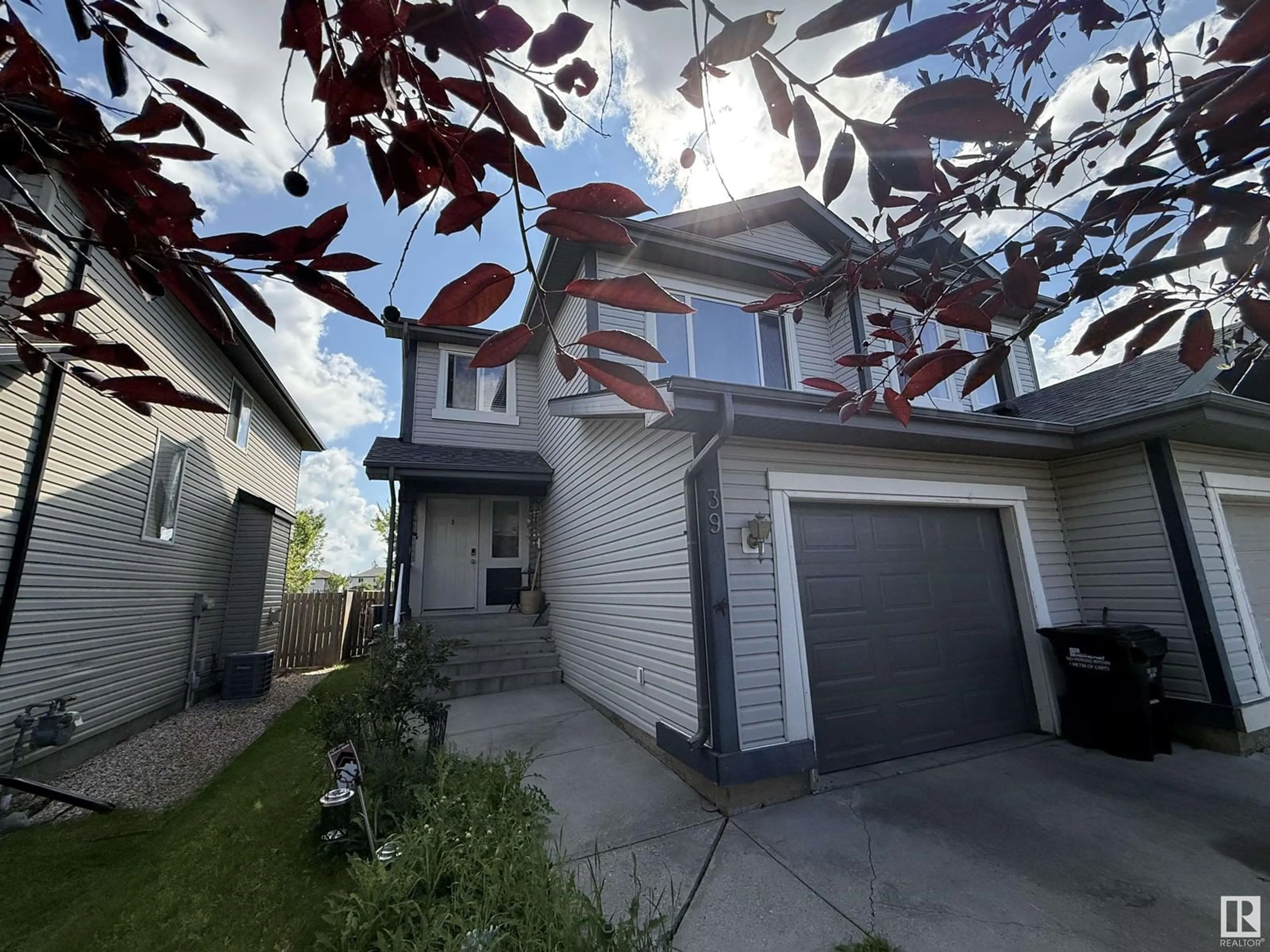 A pic from outside/outdoor area/front of a property/back of a property/a pic from drone, street for 39 SUMMERTON ST, Sherwood Park Alberta T8H2V3