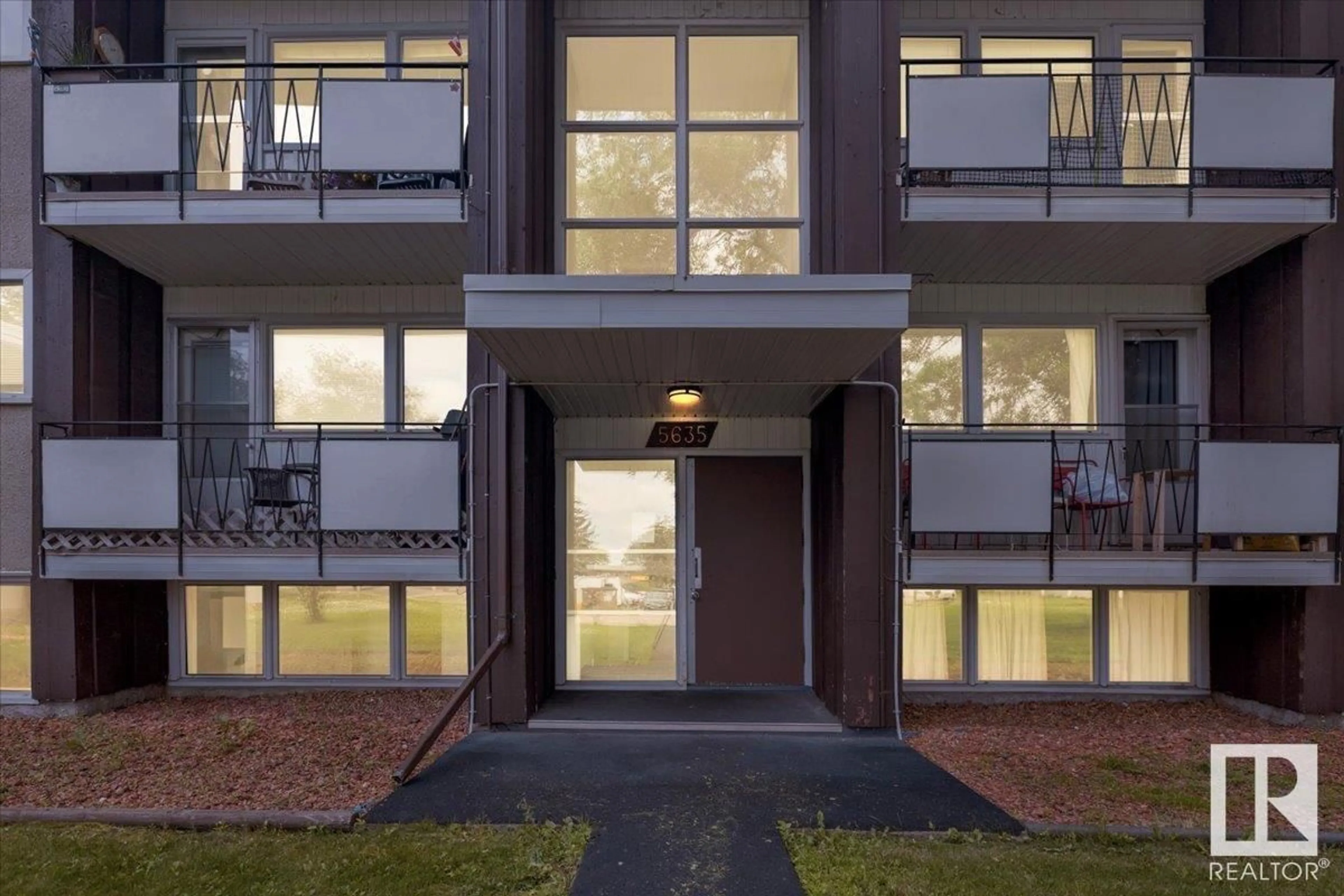 Unknown for #3 - 5635 105 ST, Edmonton Alberta T6H2N2