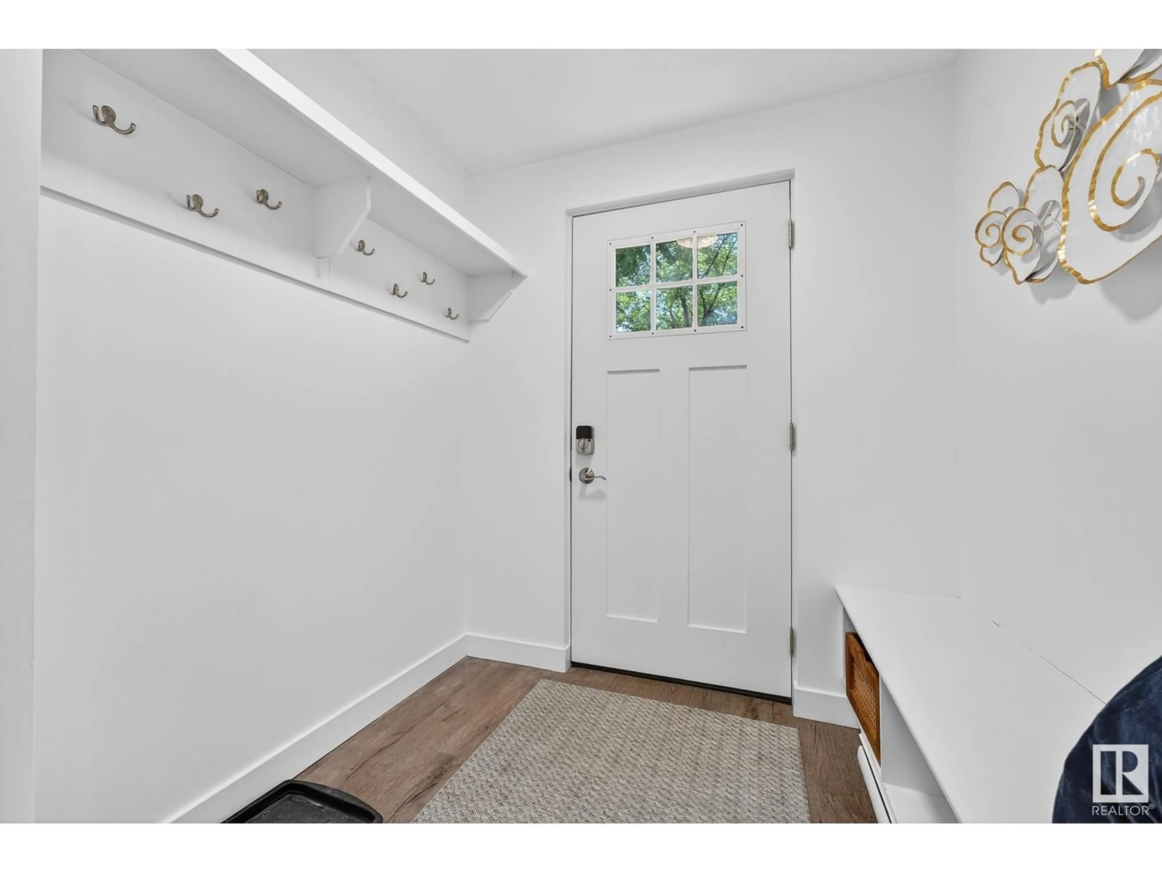 Indoor entryway for NW - 11333 89 ST, Edmonton Alberta T5B3T5