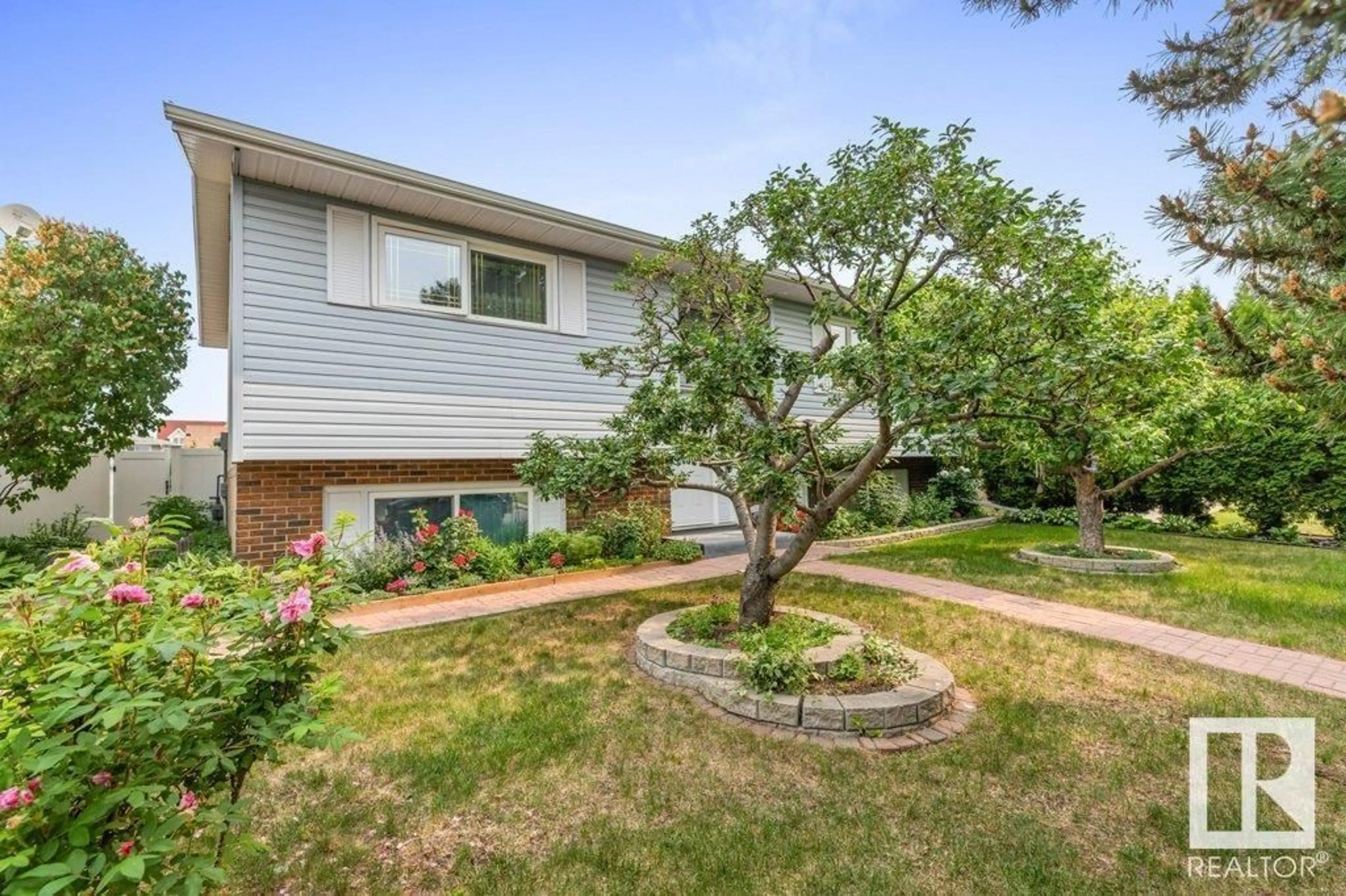 Unknown for 8412 149A AV, Edmonton Alberta T5E2Z2