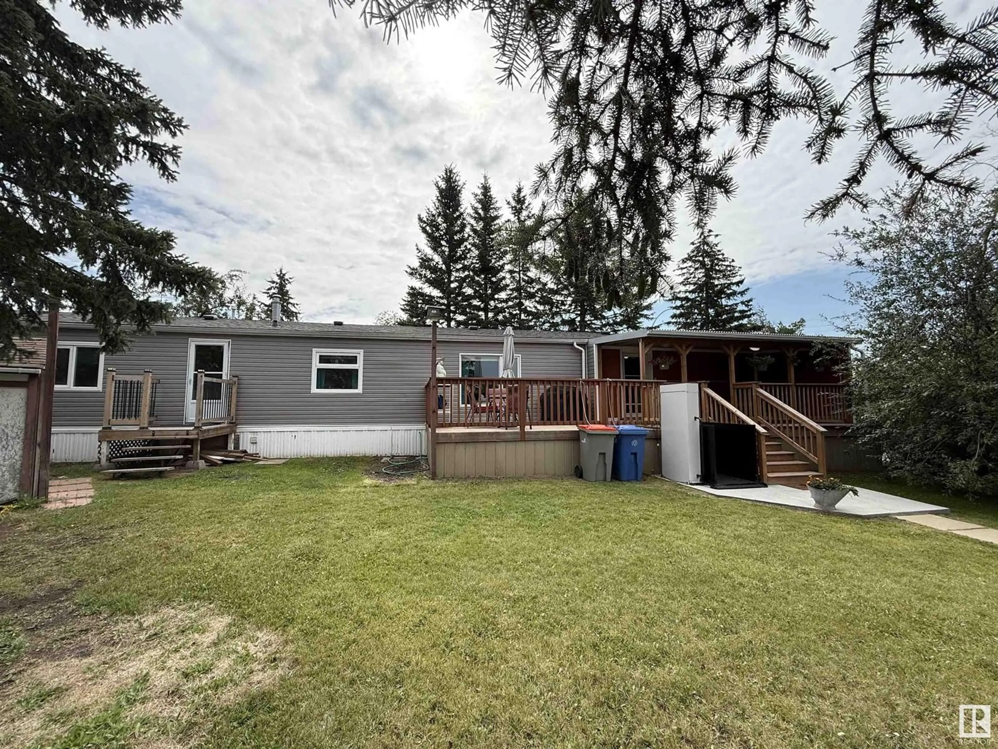 A pic from outside/outdoor area/front of a property/back of a property/a pic from drone, unknown for 154 53222 RGE RD 272, Rural Parkland County Alberta T7X3N7
