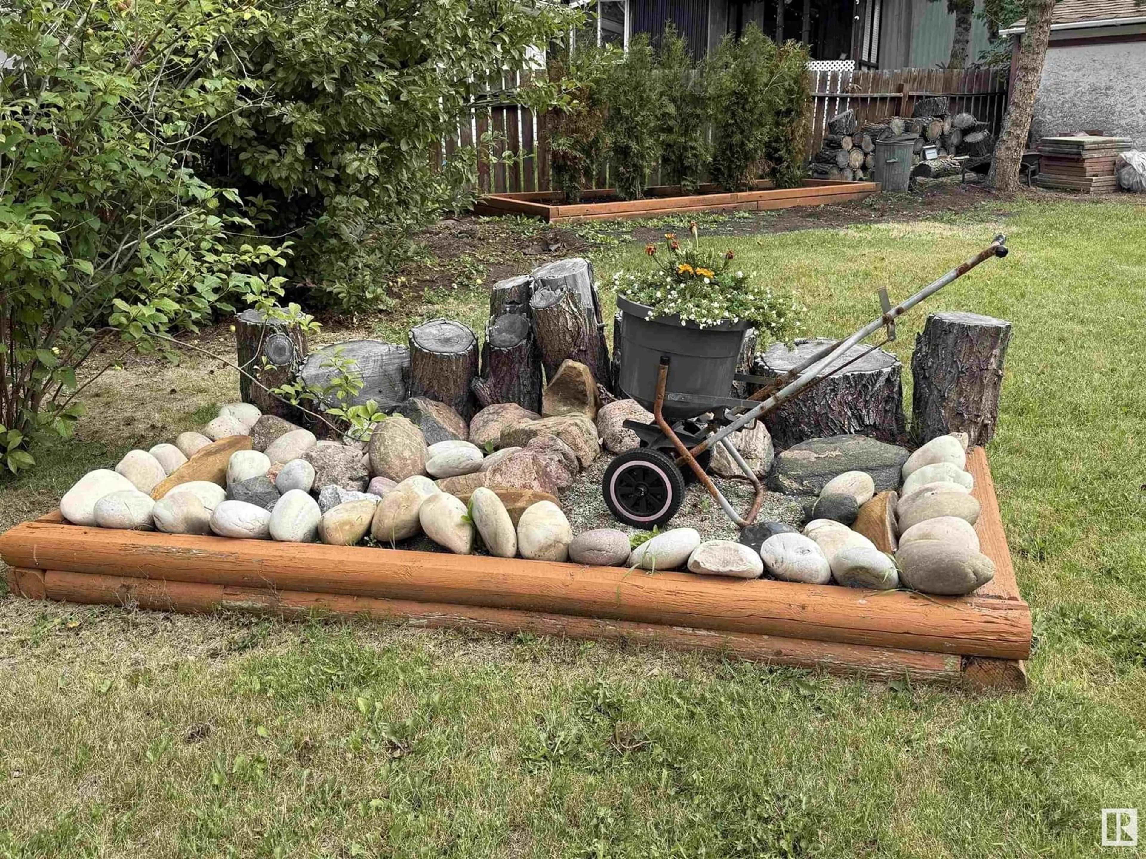 Patio, unknown for 154 53222 RGE RD 272, Rural Parkland County Alberta T7X3N7