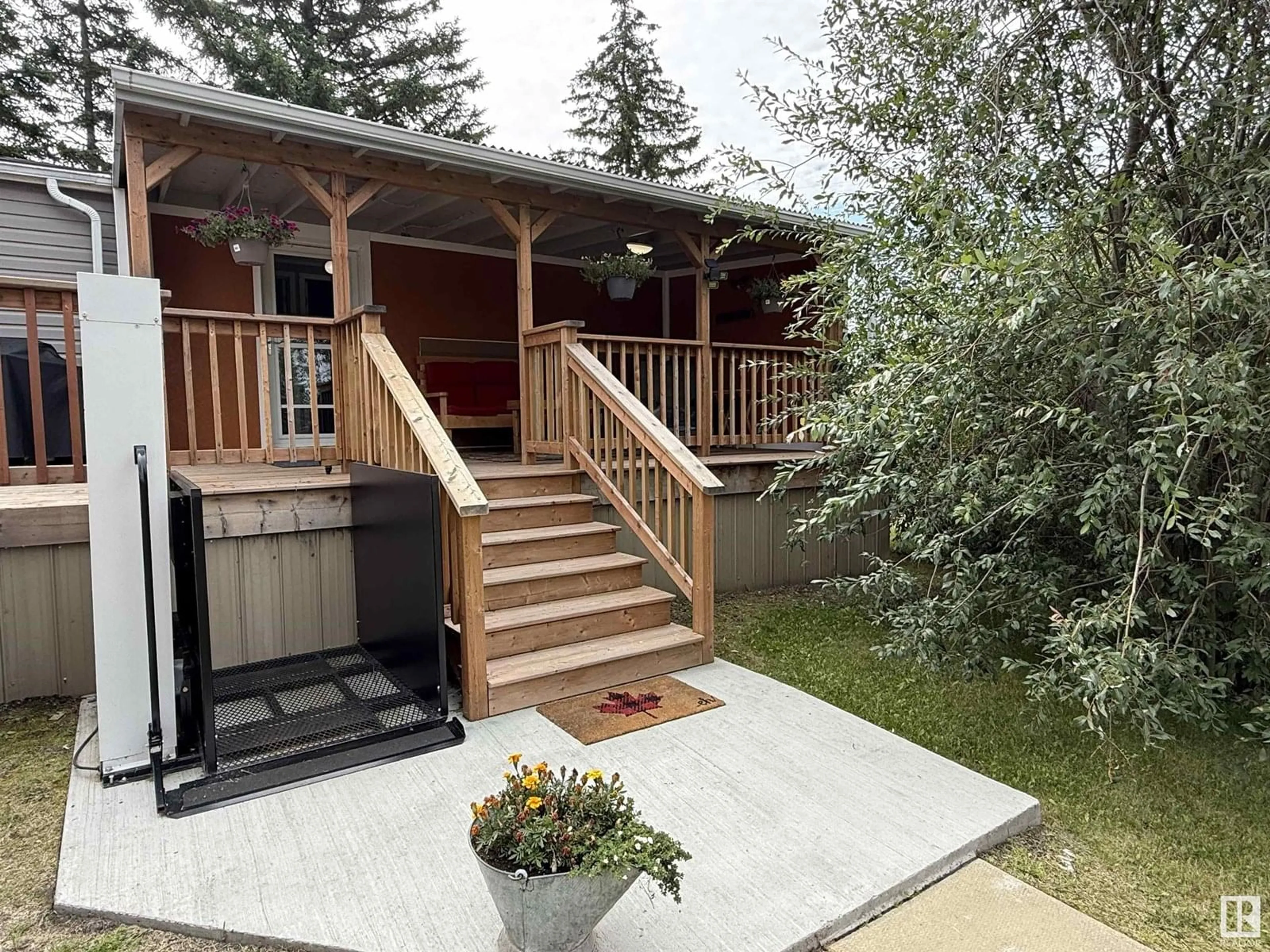 Patio, unknown for 154 53222 RGE RD 272, Rural Parkland County Alberta T7X3N7