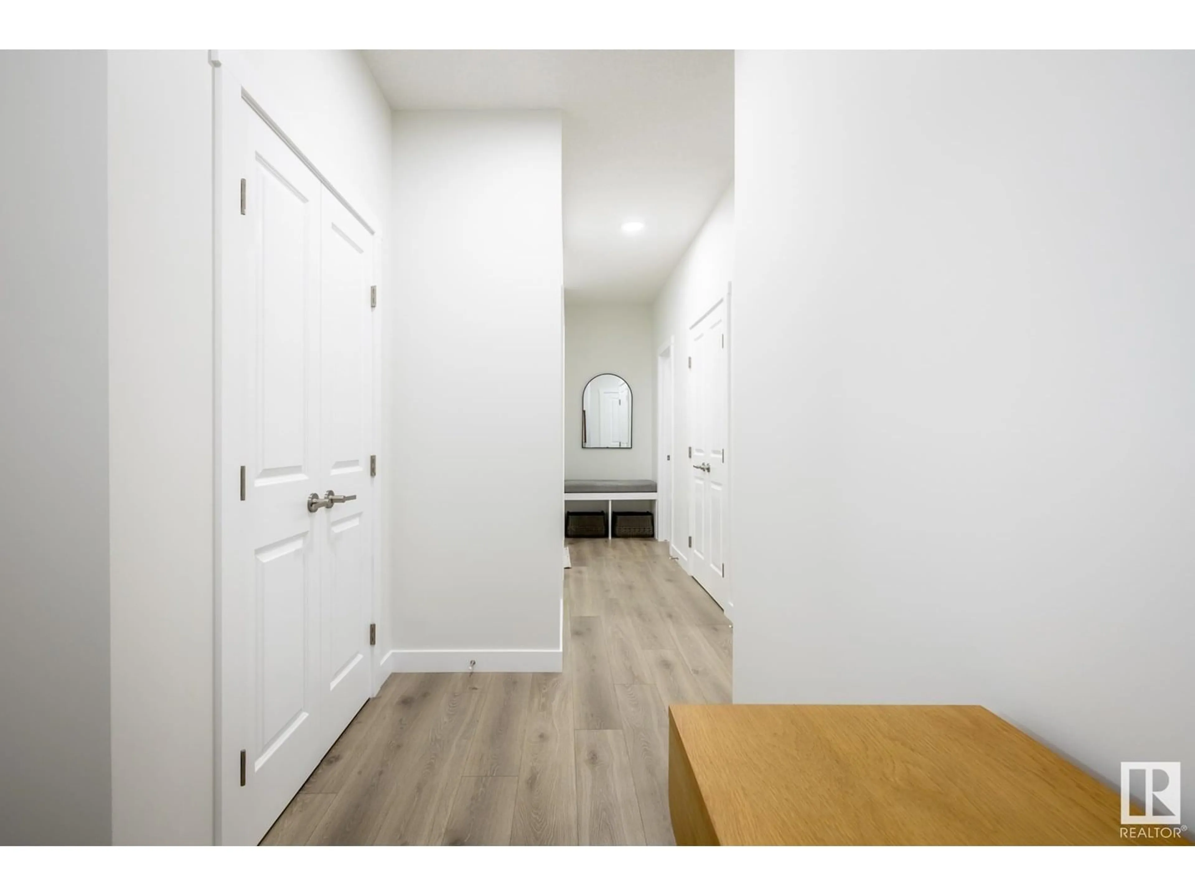 Indoor entryway for 316 27 ST, Edmonton Alberta T6X3H9