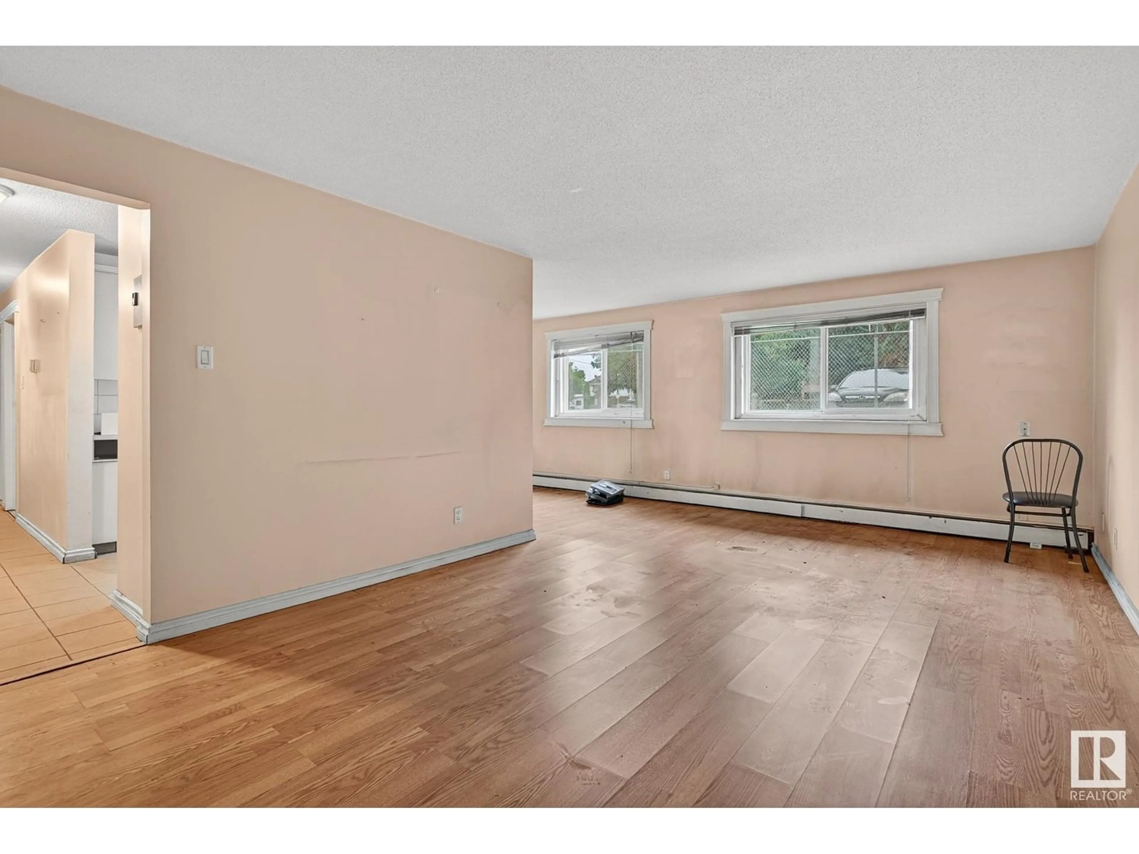 A pic of a room for #107 - 7204 81 AV, Edmonton Alberta T6B0E2