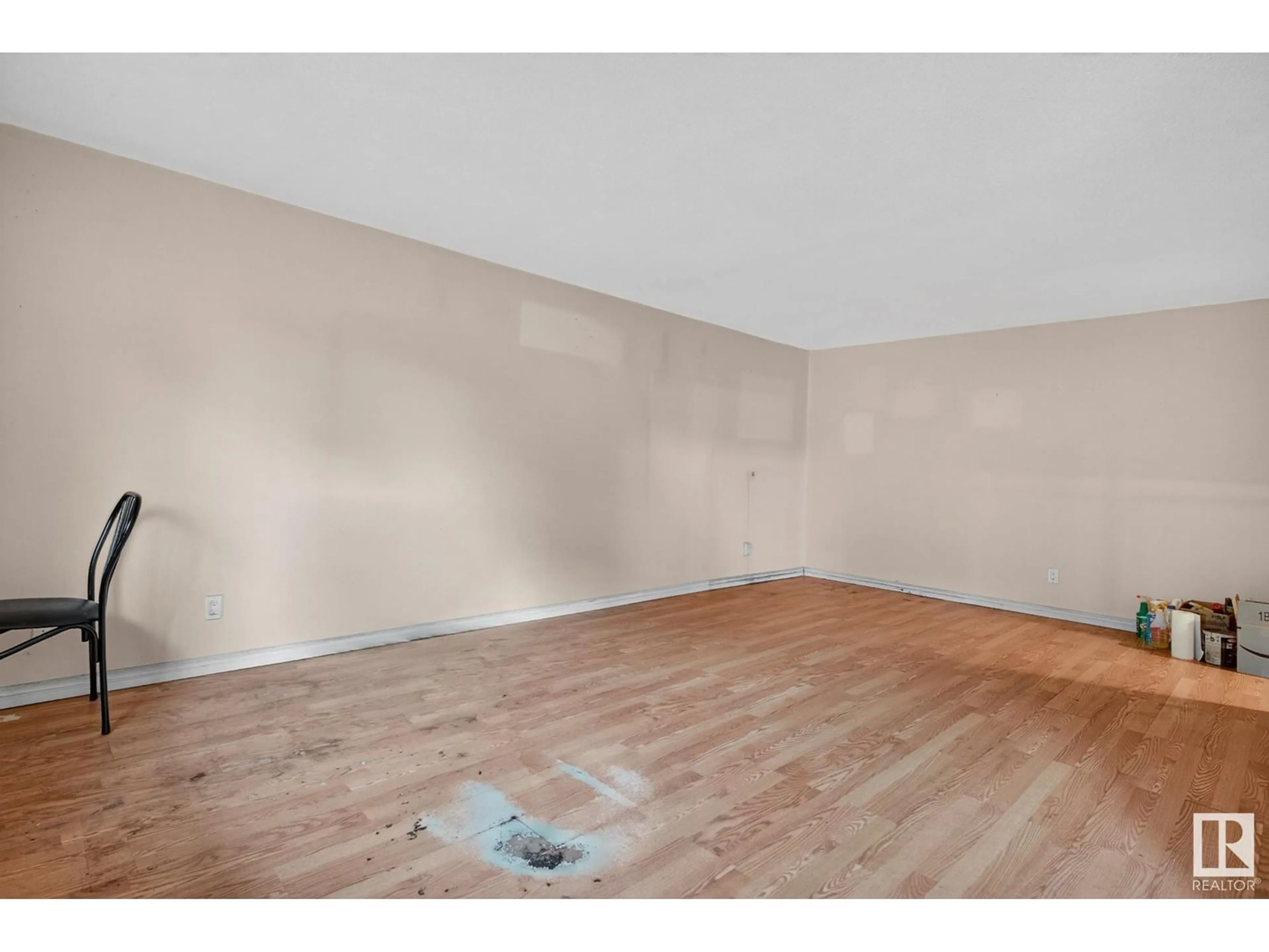 A pic of a room for #107 - 7204 81 AV, Edmonton Alberta T6B0E2