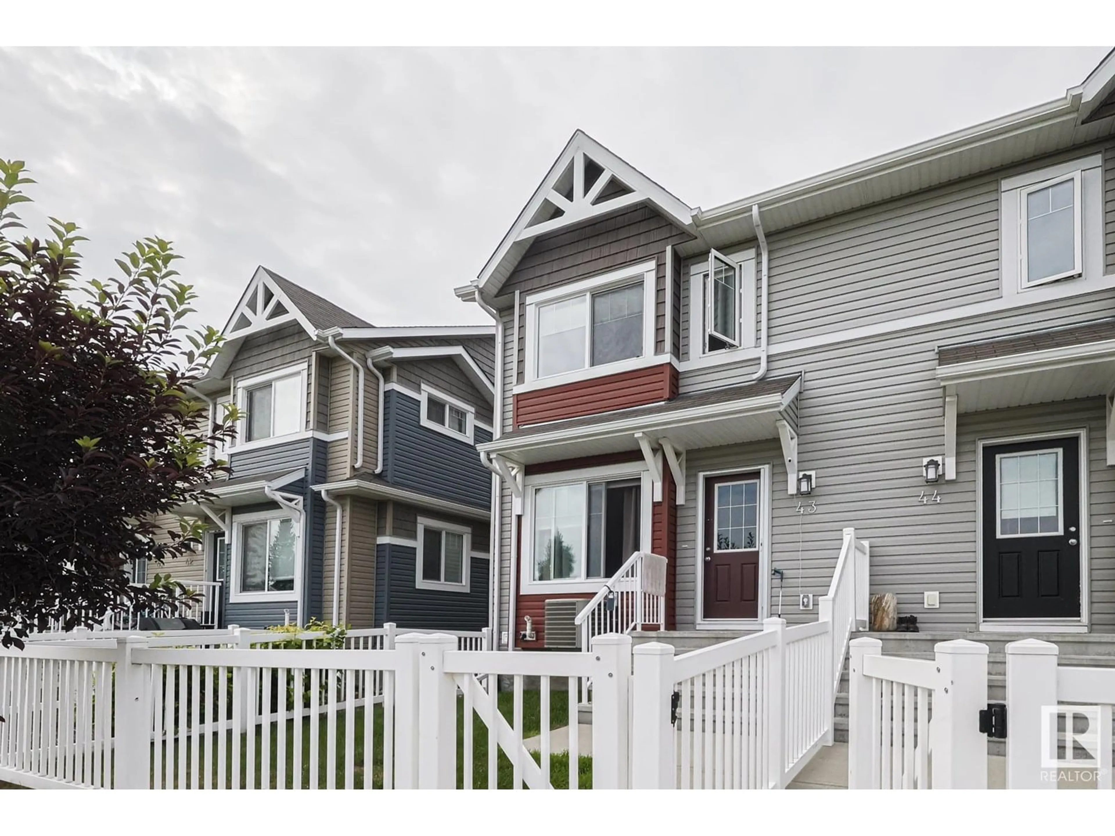 Home with vinyl exterior material, street for #43 - 14621 121 ST, Edmonton Alberta T5X0H2