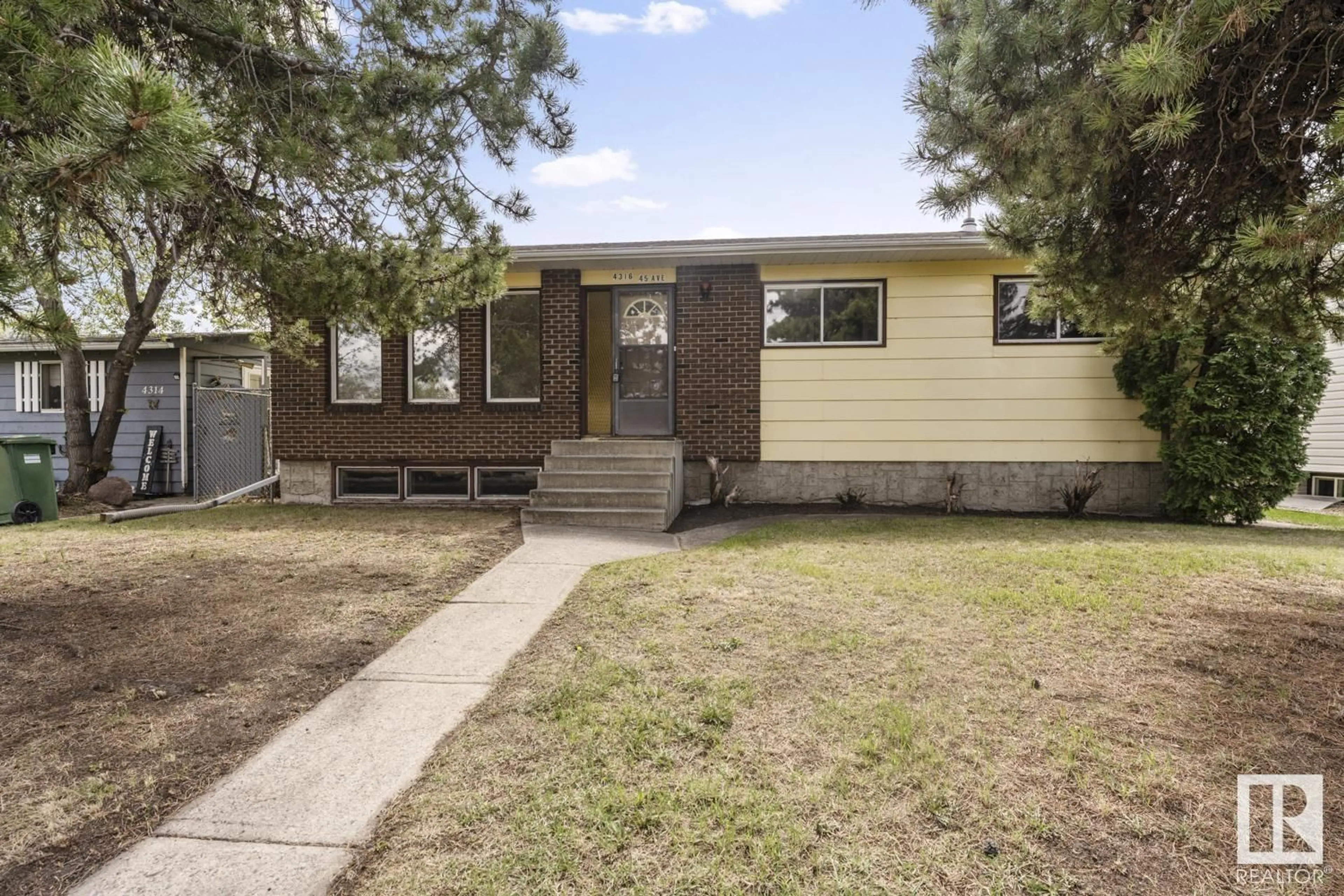 Home with vinyl exterior material, street for 4316 45 AV, Bonnyville Town Alberta T9N1X2