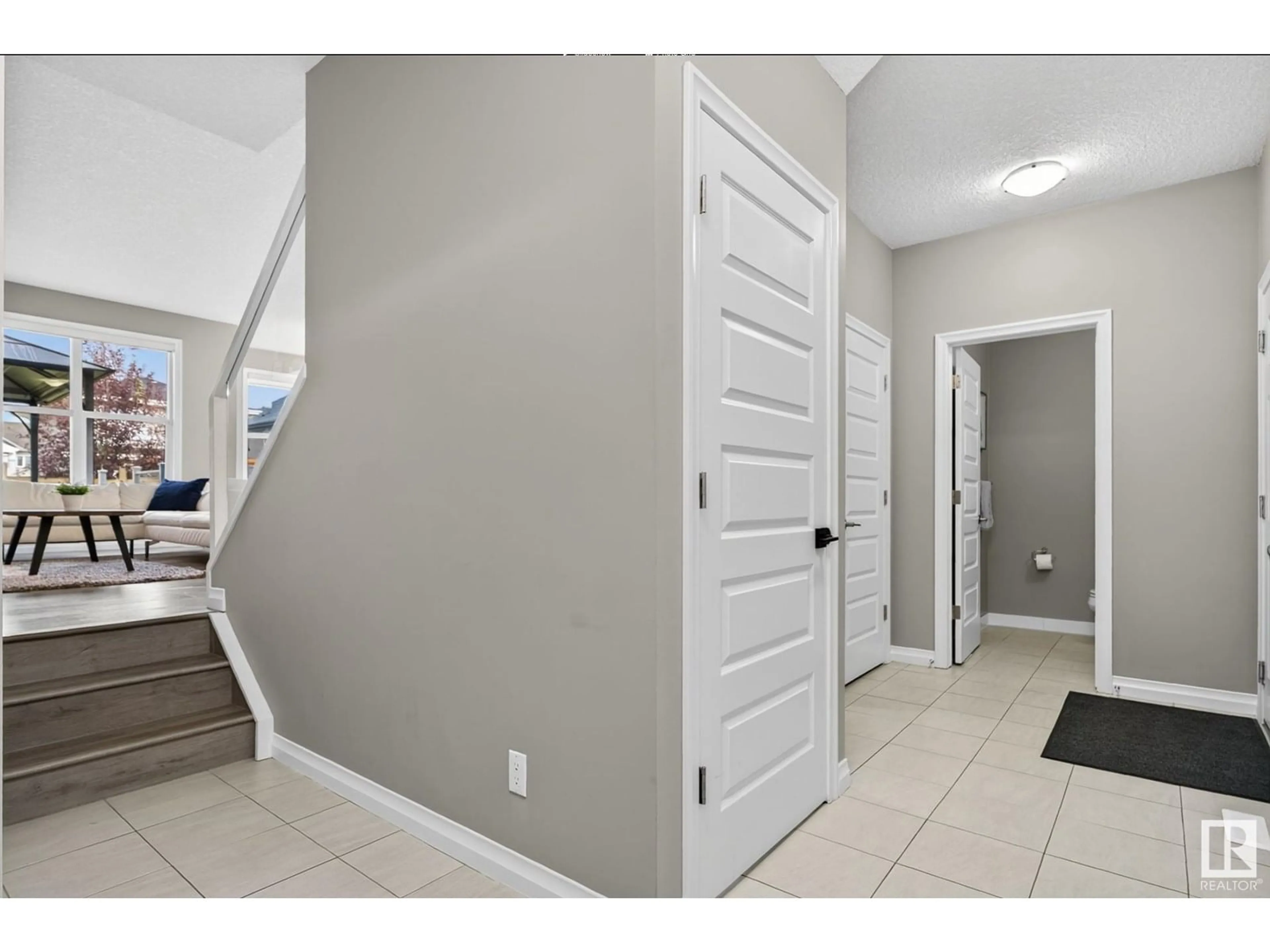 Indoor entryway for SQ SW - 5504 ALLBRIGHT SQUARE, Edmonton Alberta T6W3V1