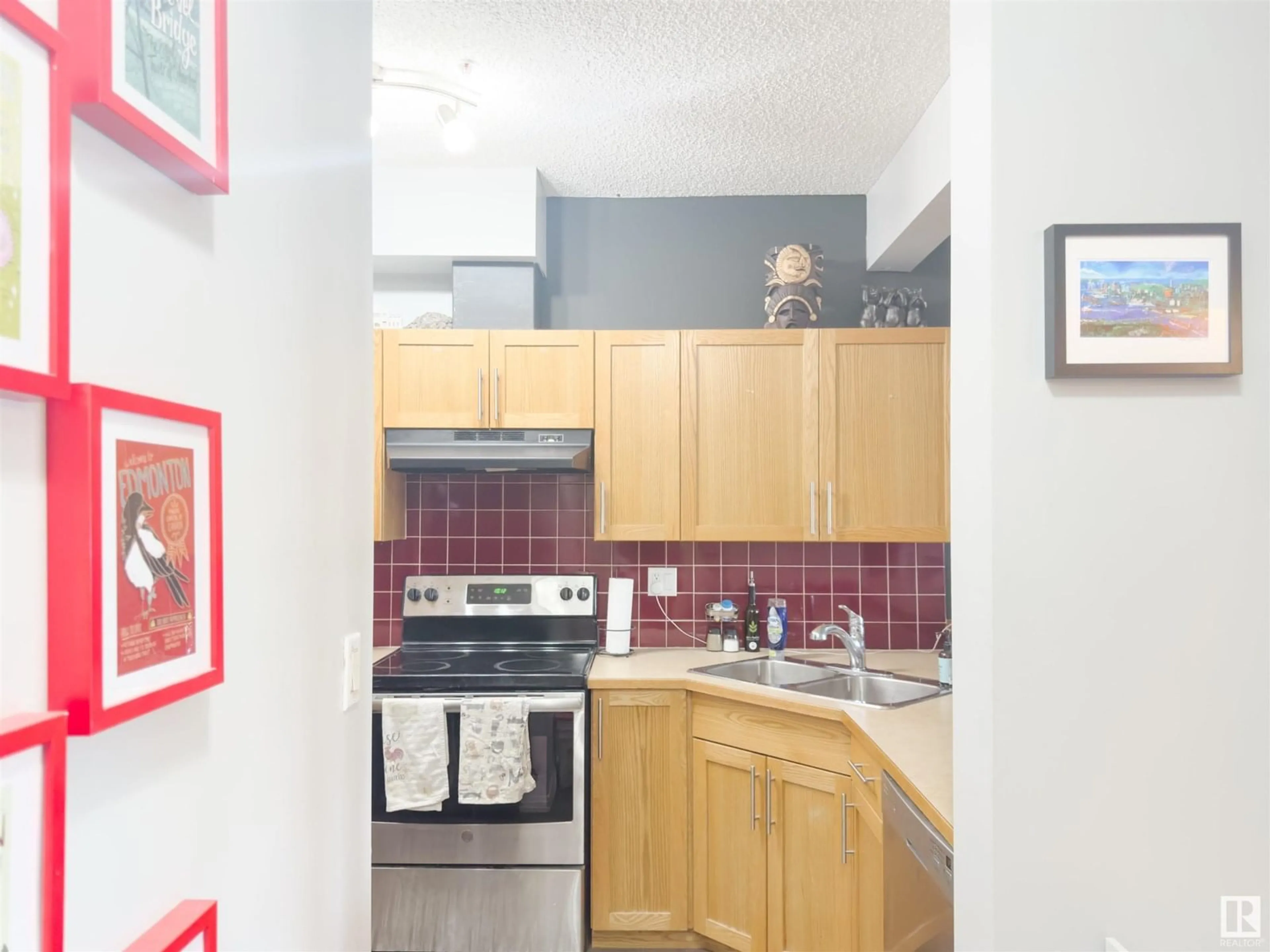 Standard kitchen, unknown for #304 - 11107 108 AV, Edmonton Alberta T5H4J3