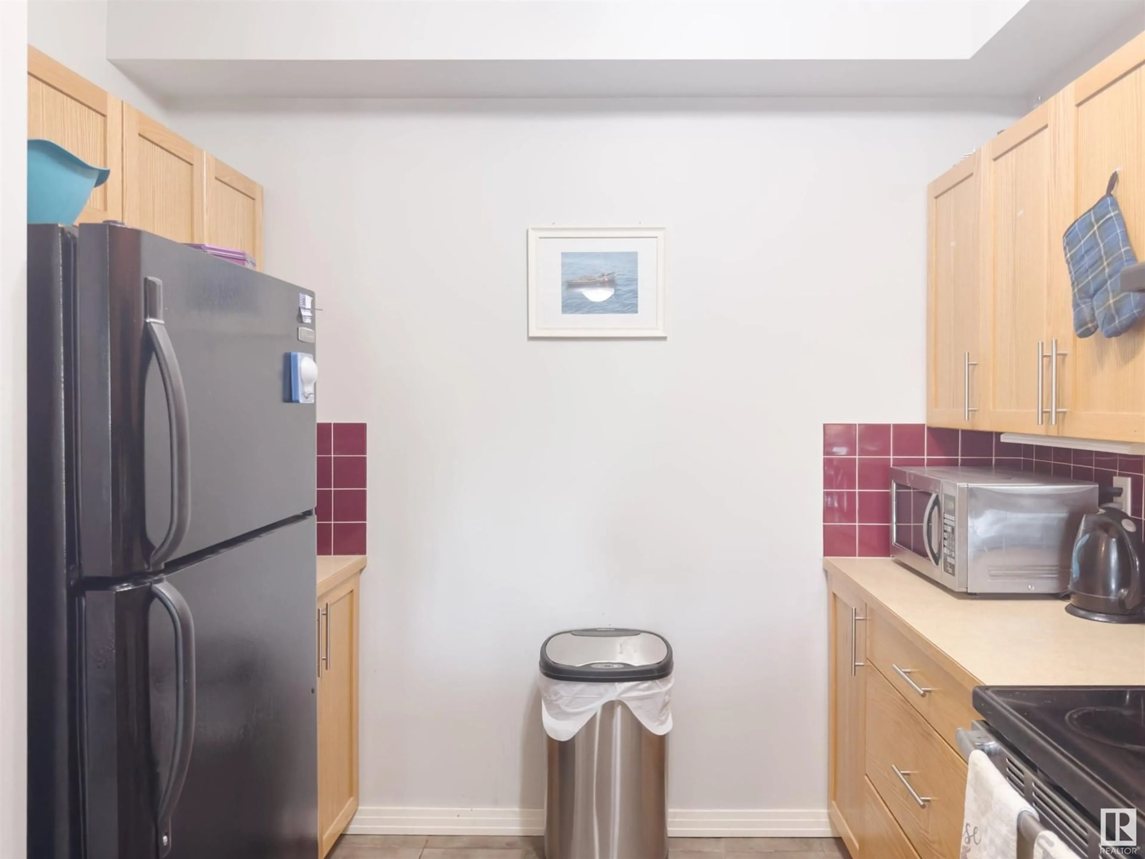 Standard kitchen, unknown for #304 - 11107 108 AV, Edmonton Alberta T5H4J3