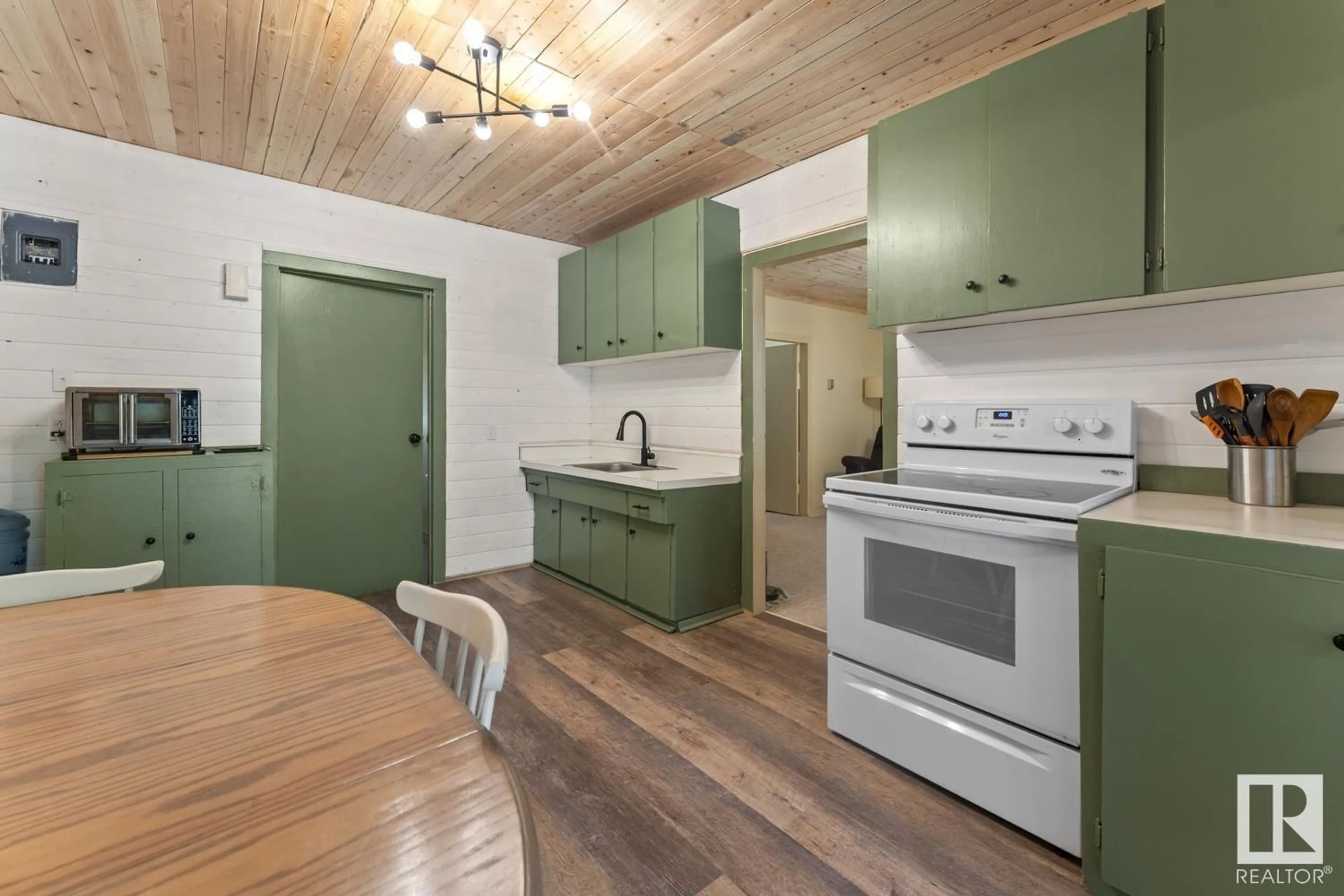 Standard kitchen, wood/laminate floor for 62023 RR 435, Rural Bonnyville M.D. Alberta T9N2G6