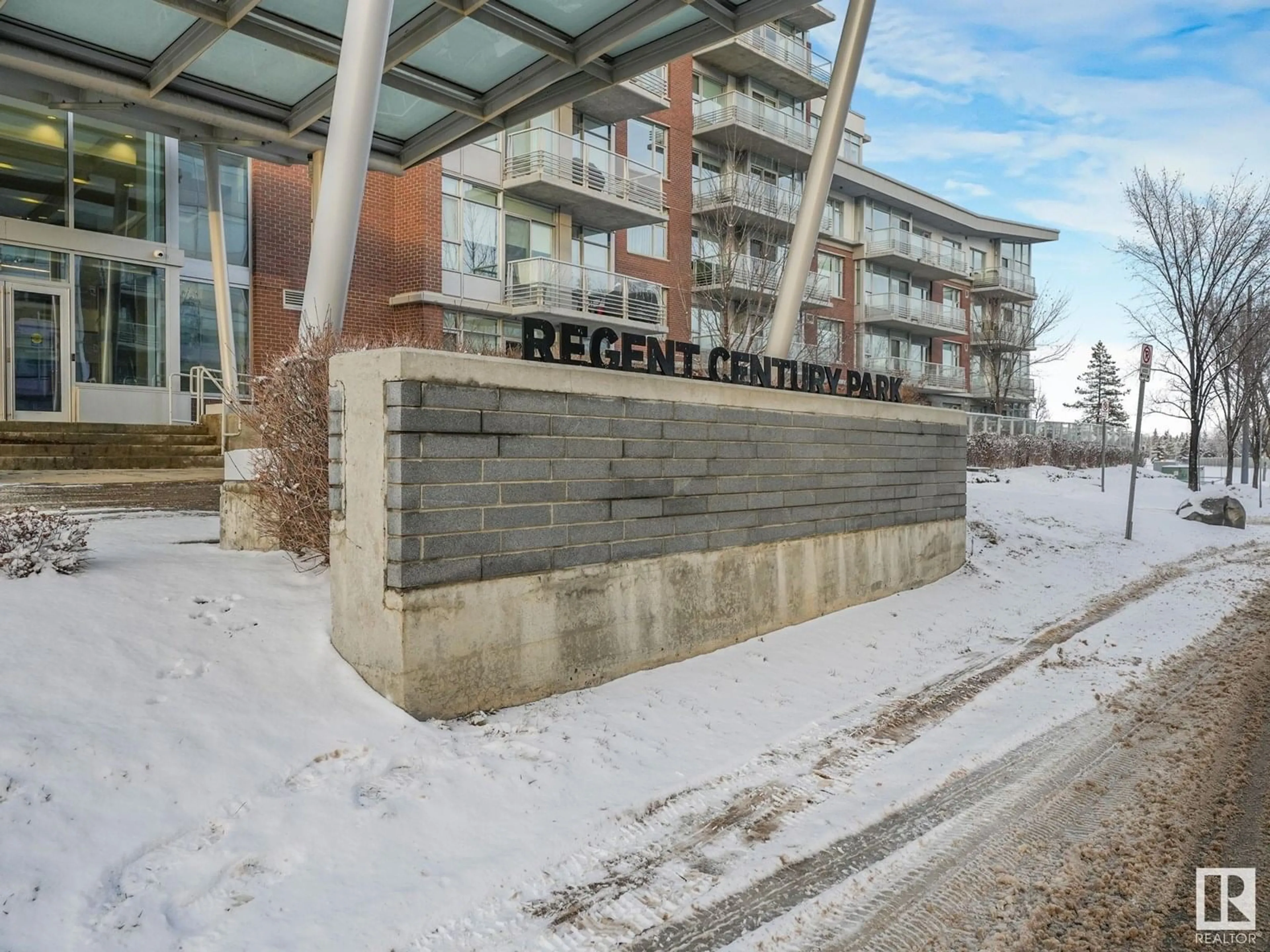 Indoor foyer for 2612 109 ST, Edmonton Alberta T6J3S9