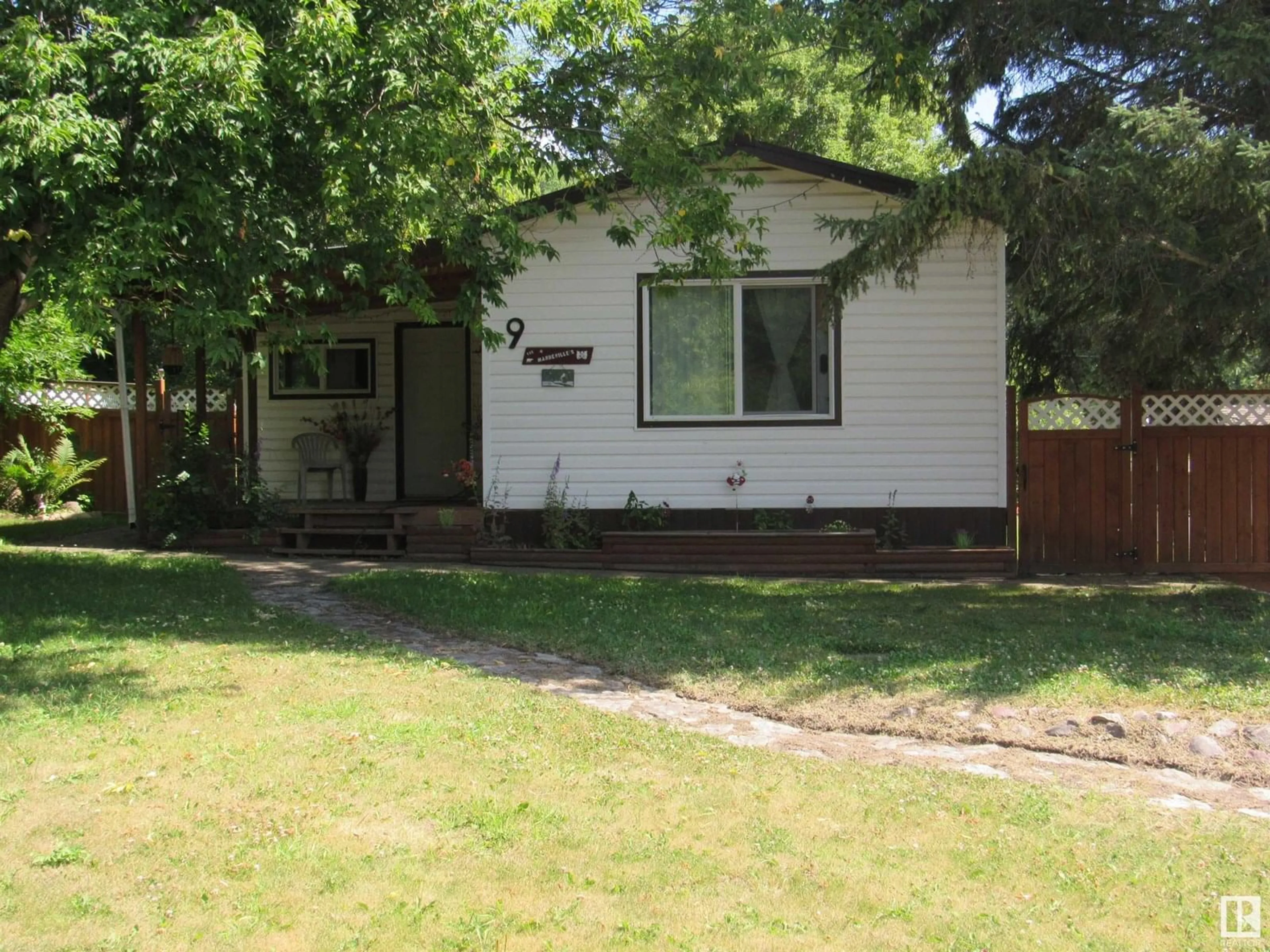 A pic from outside/outdoor area/front of a property/back of a property/a pic from drone, street for 9 CRESCENT DR, Fort Assiniboine Alberta T0G1A0