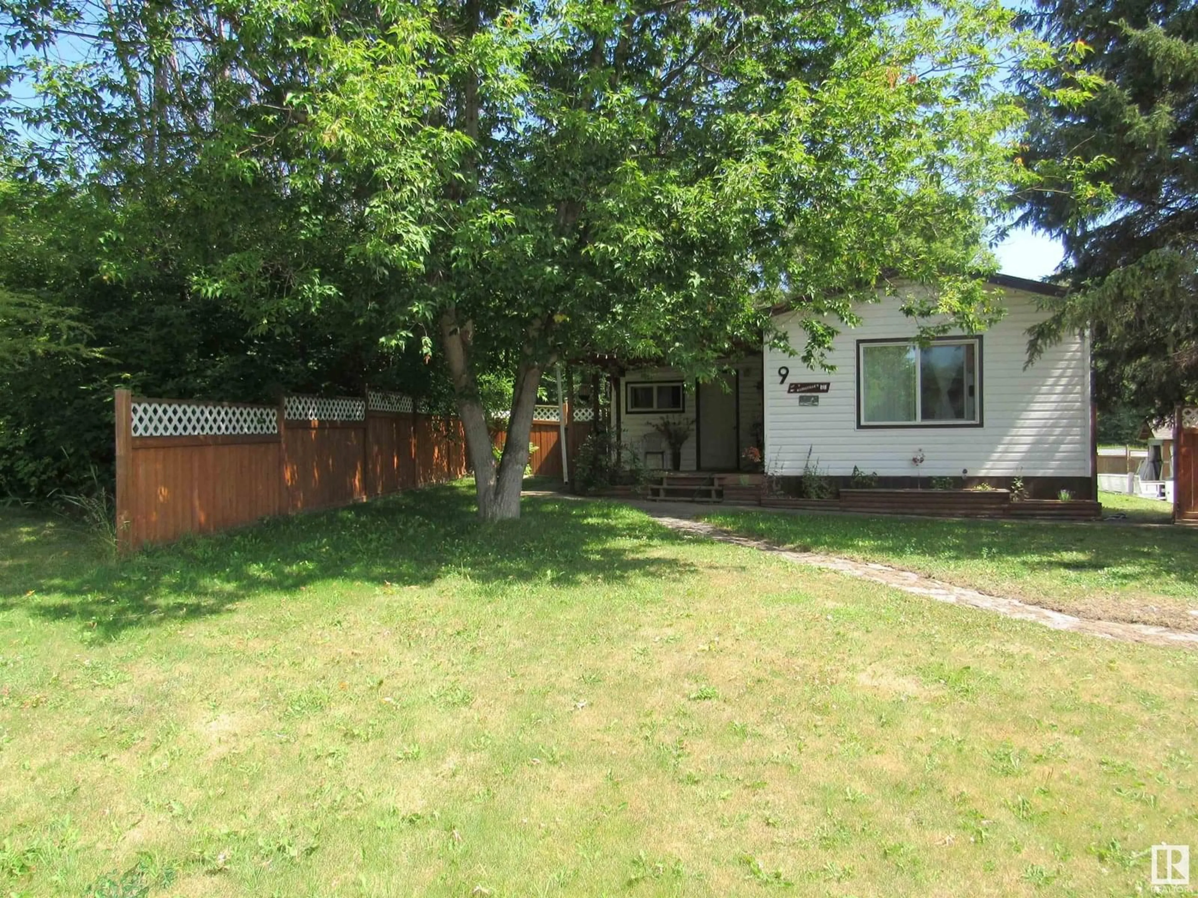A pic from outside/outdoor area/front of a property/back of a property/a pic from drone, street for 9 CRESCENT DR, Fort Assiniboine Alberta T0G1A0