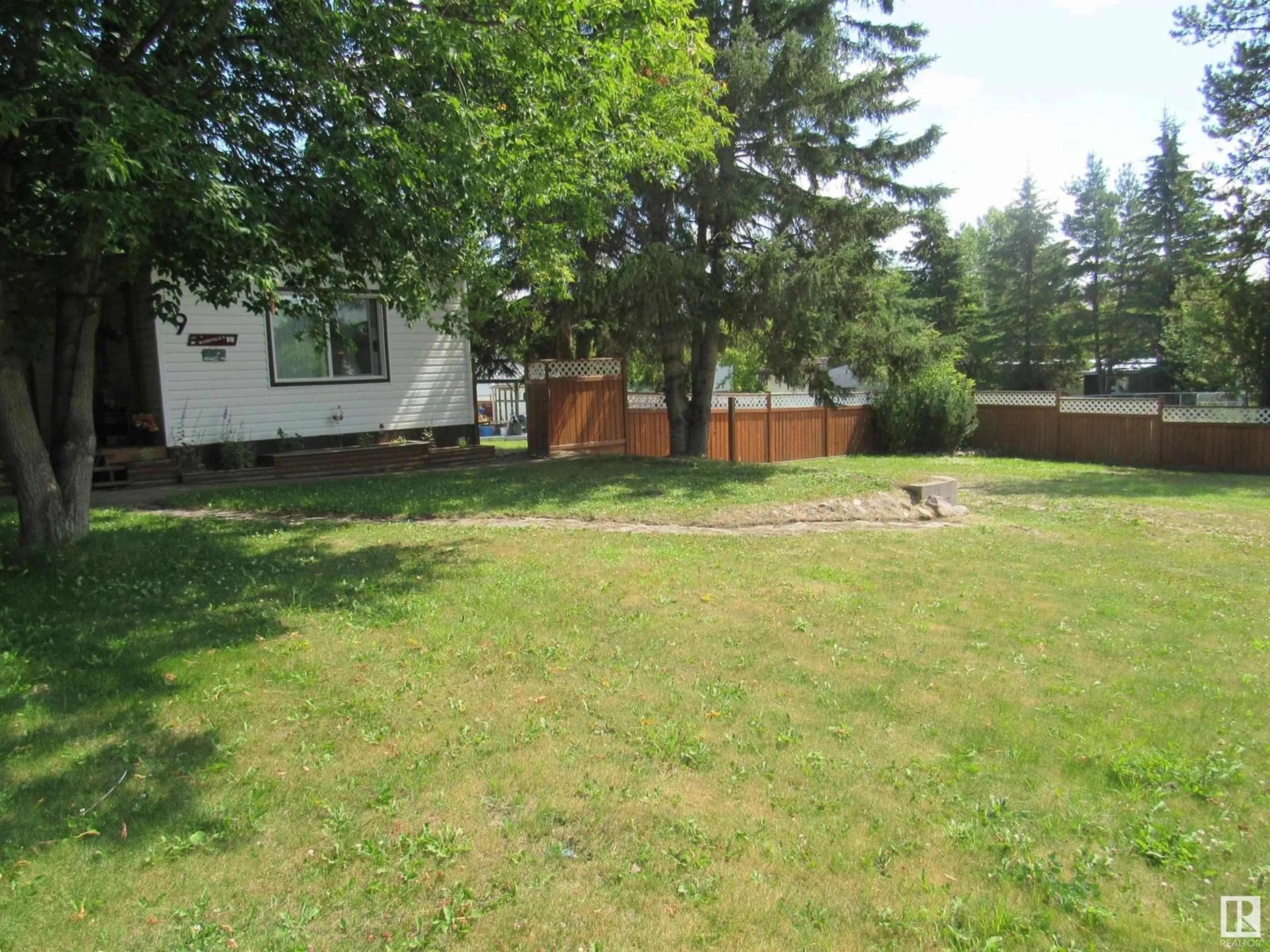 Patio, unknown for 9 CRESCENT DR, Fort Assiniboine Alberta T0G1A0