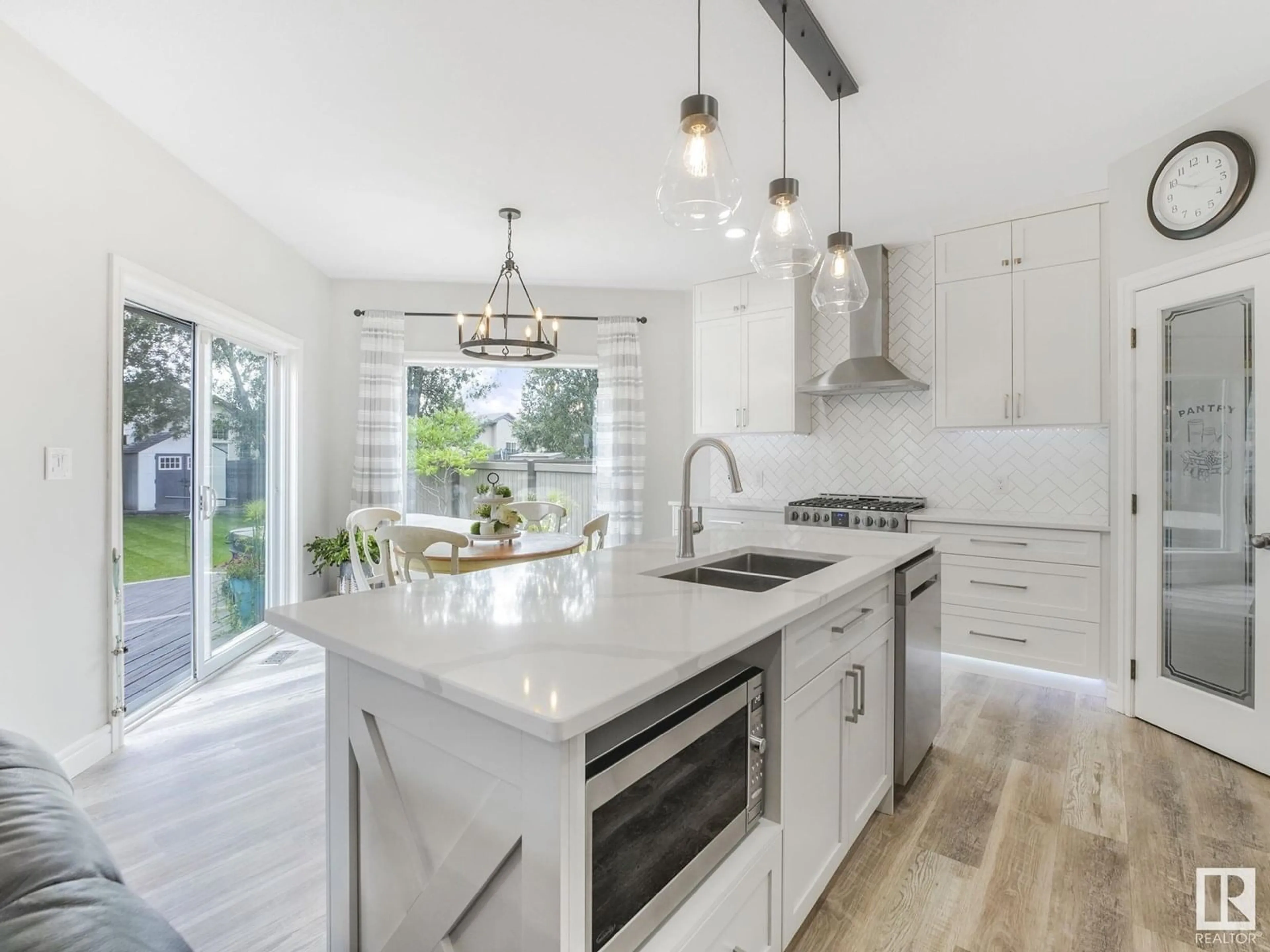 Open concept kitchen, ceramic/tile floor for 10 NORRIS CR, St. Albert Alberta T8N7M1