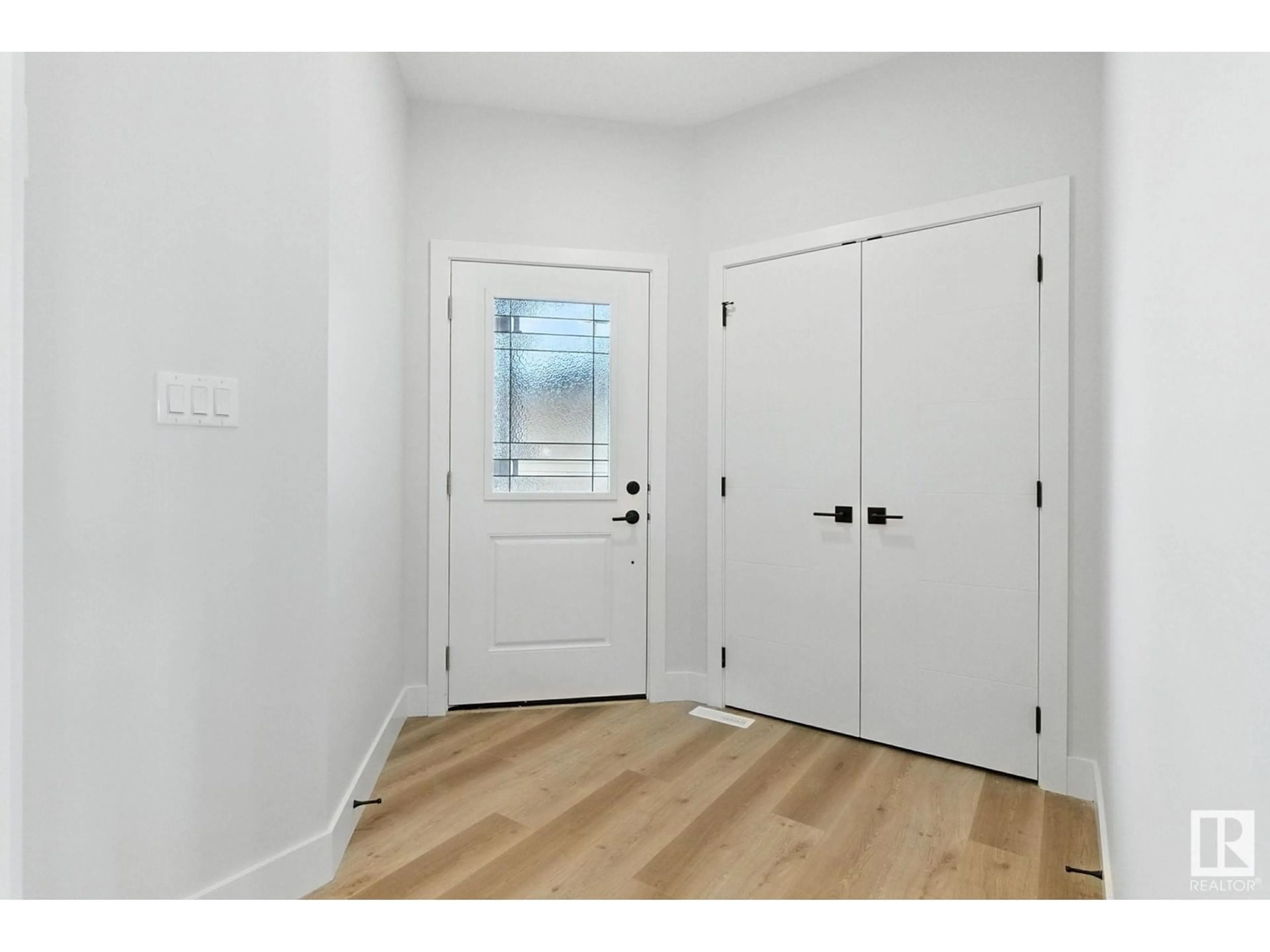 Indoor entryway for NW - 8831 181 AV, Edmonton Alberta T5Z0X4
