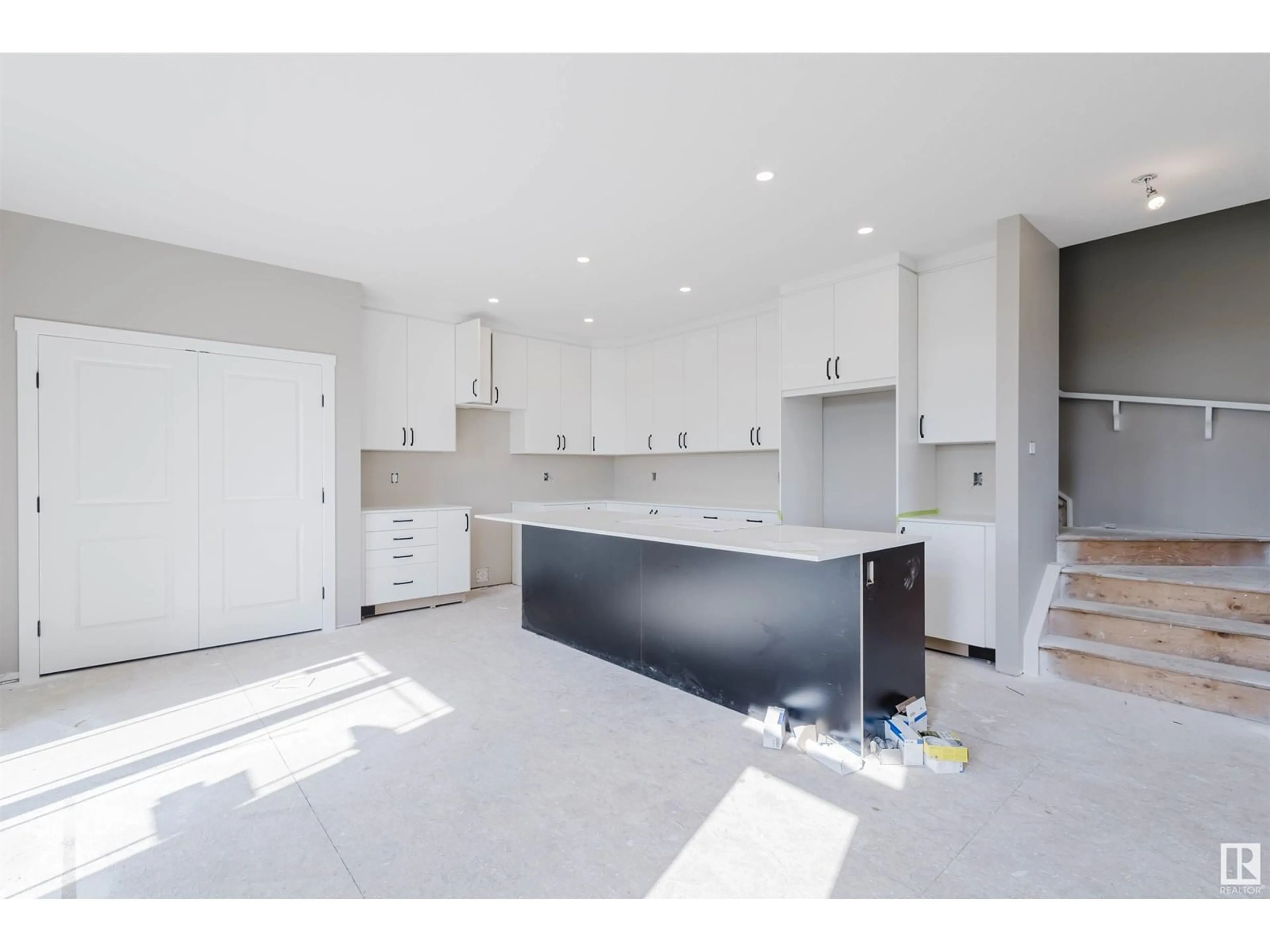 Open concept kitchen, ceramic/tile floor for 1133 CRESTVIEW TC, Sherwood Park Alberta T8H3A2