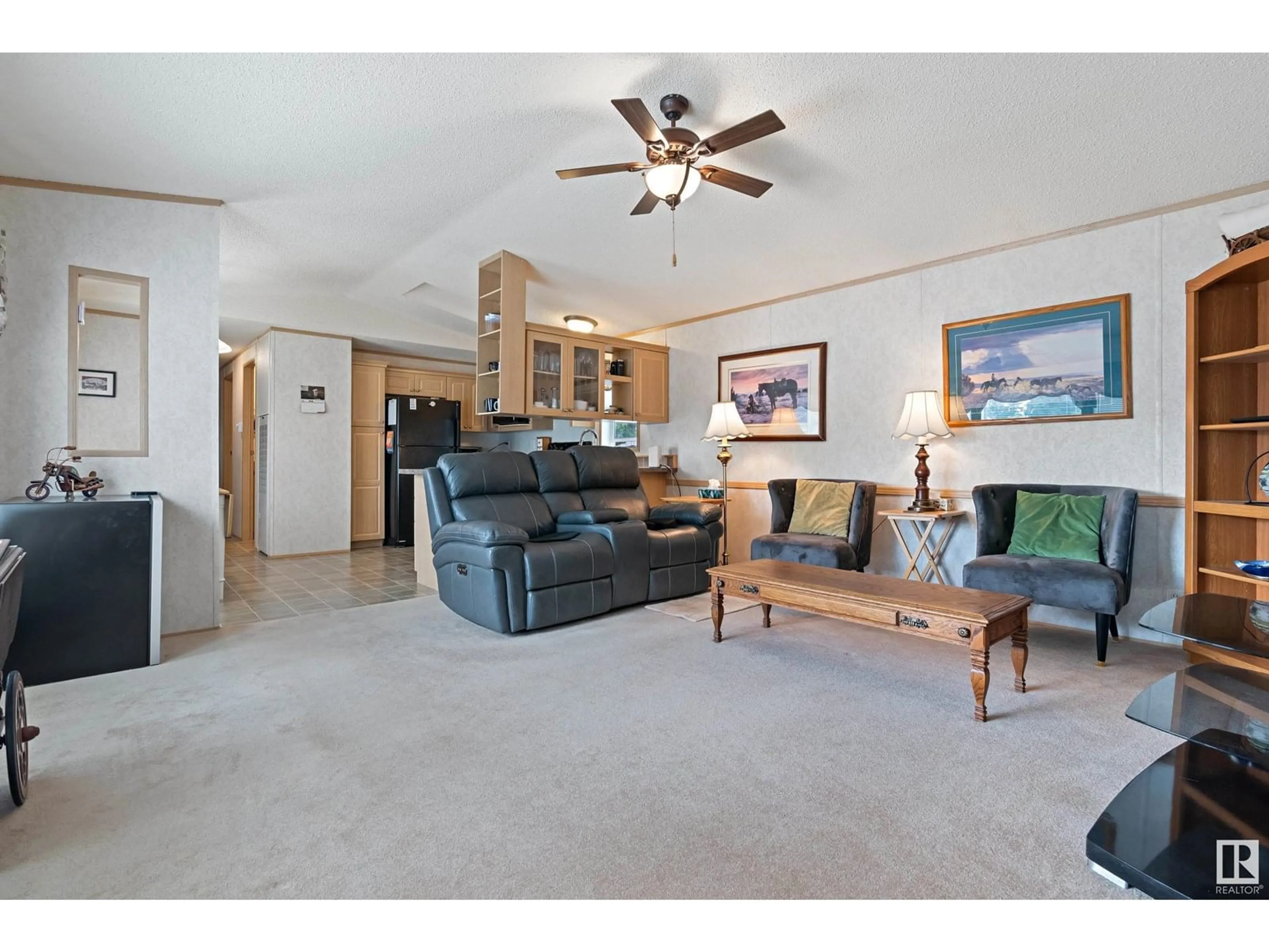 Living room with furniture, unknown for 321 EVERGREEN PA, Edmonton Alberta T5Y4M2