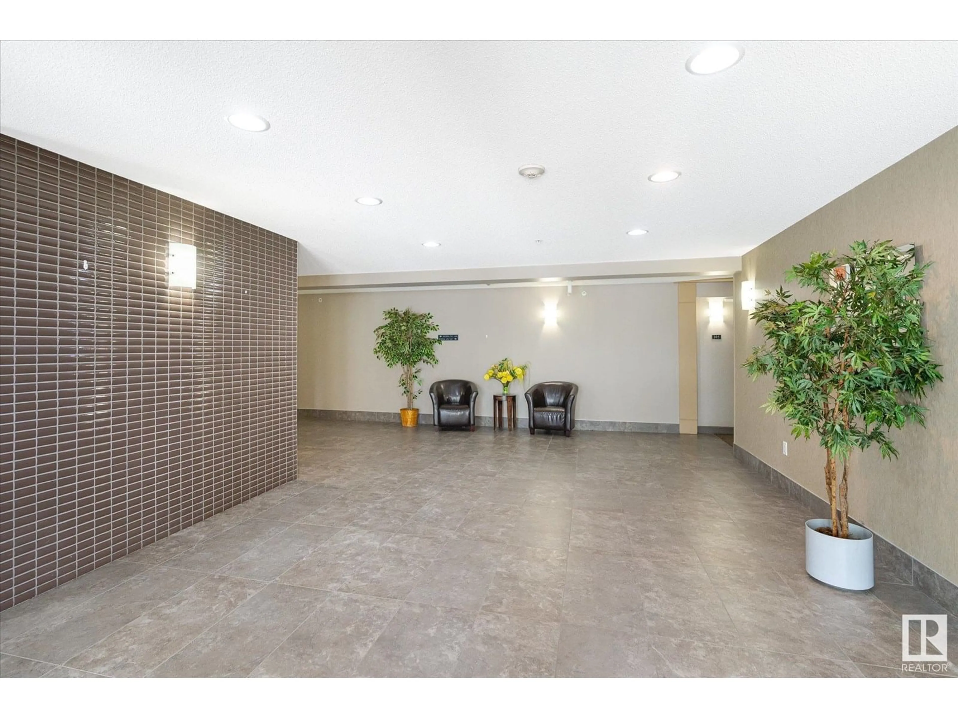 Lobby for 109 - 2208 44 AV, Edmonton Alberta T6T0G6