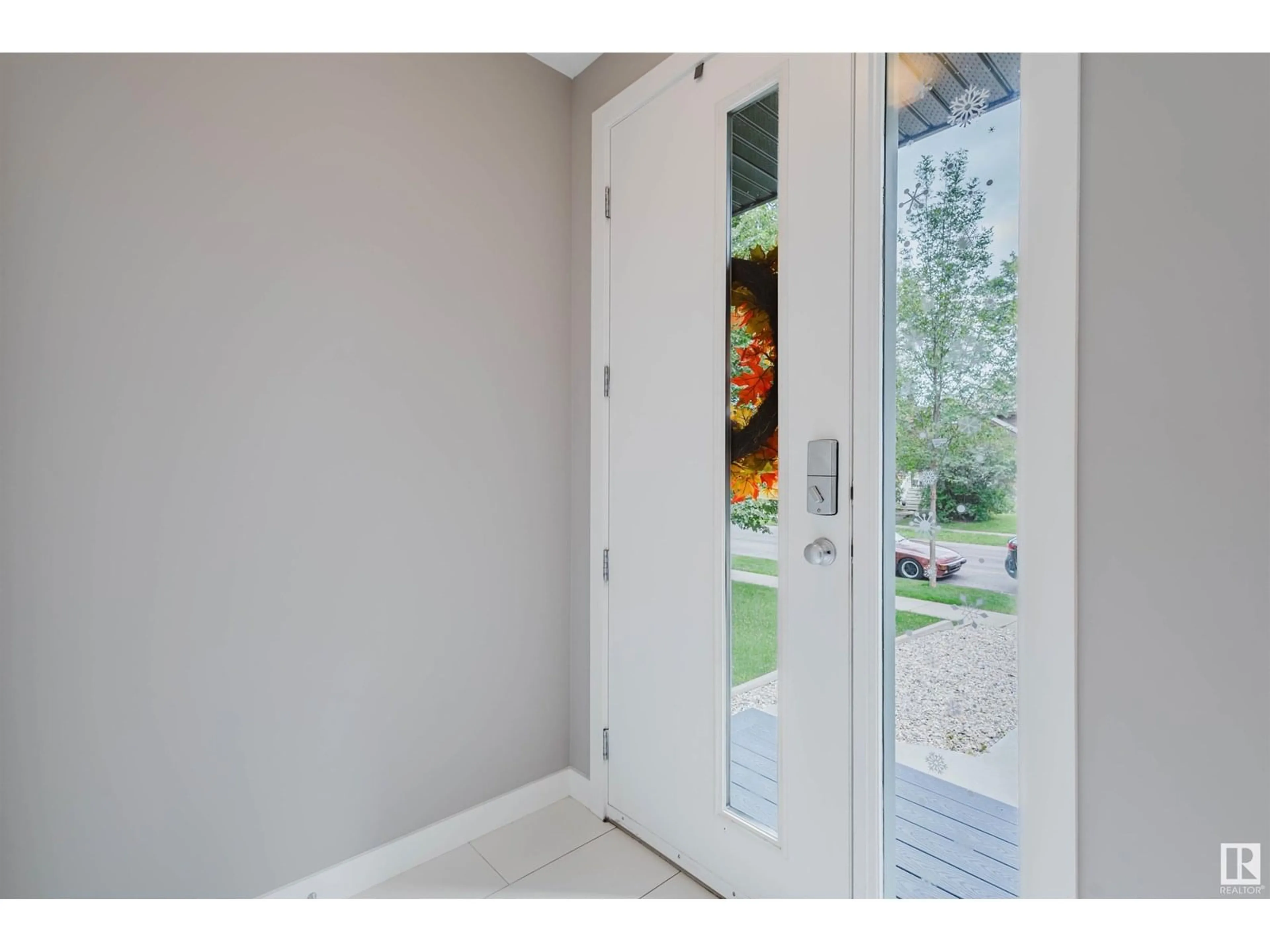Indoor entryway for 9308 74 AV, Edmonton Alberta T6E1E2
