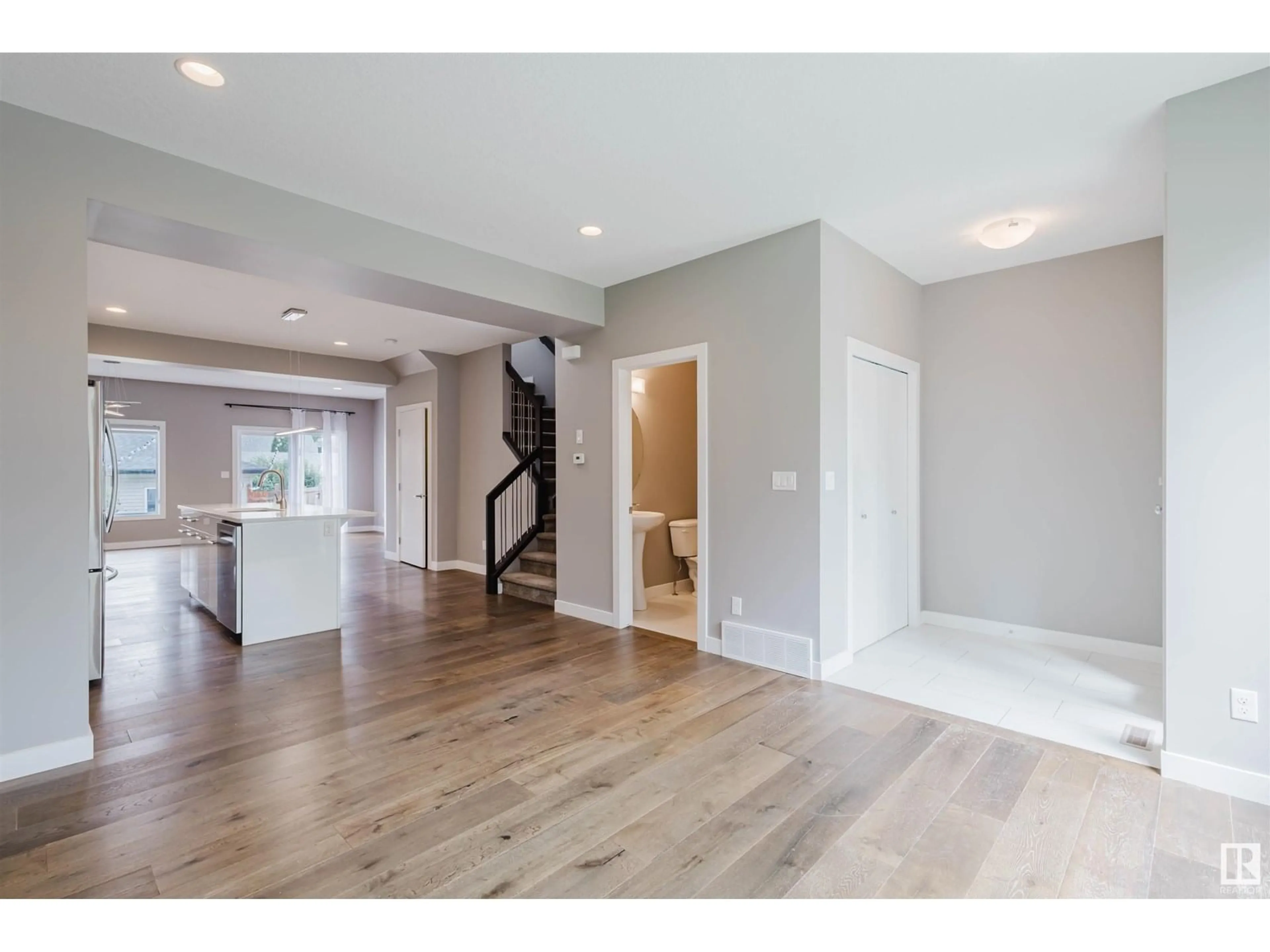 Indoor entryway for 9308 74 AV, Edmonton Alberta T6E1E2
