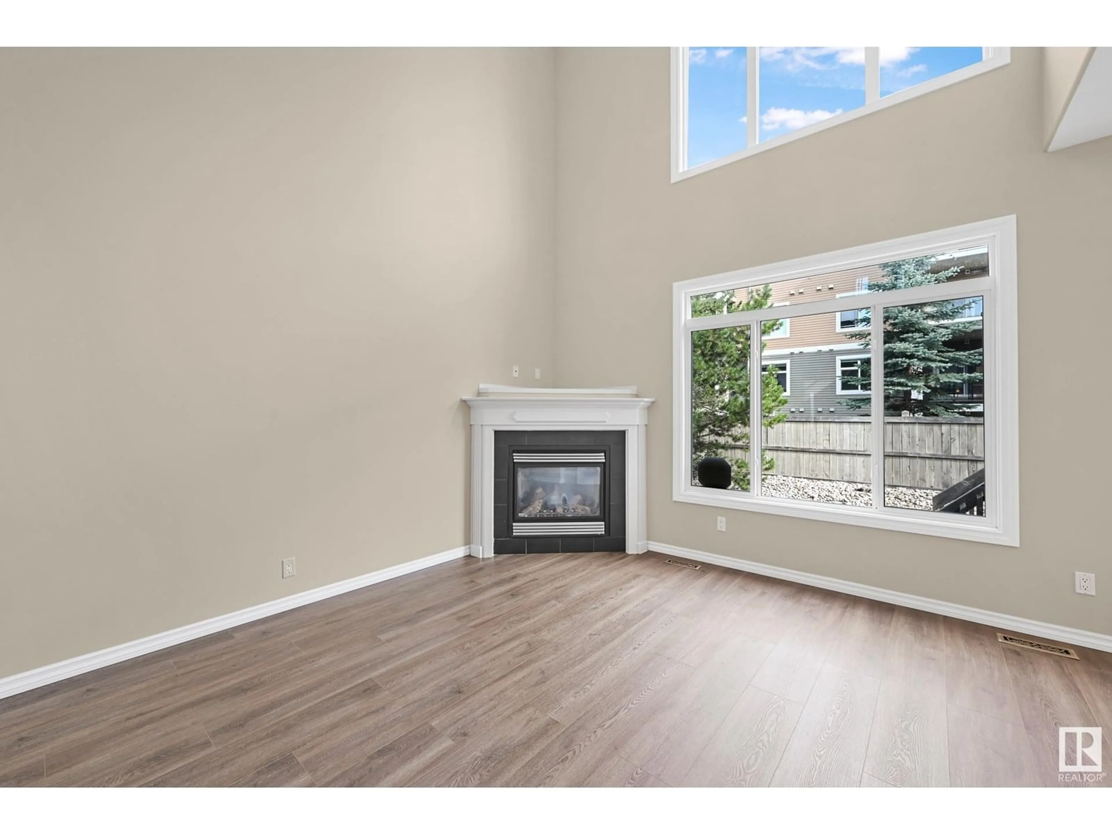 A pic of a room for 11544 11 AV, Edmonton Alberta T6W1W8