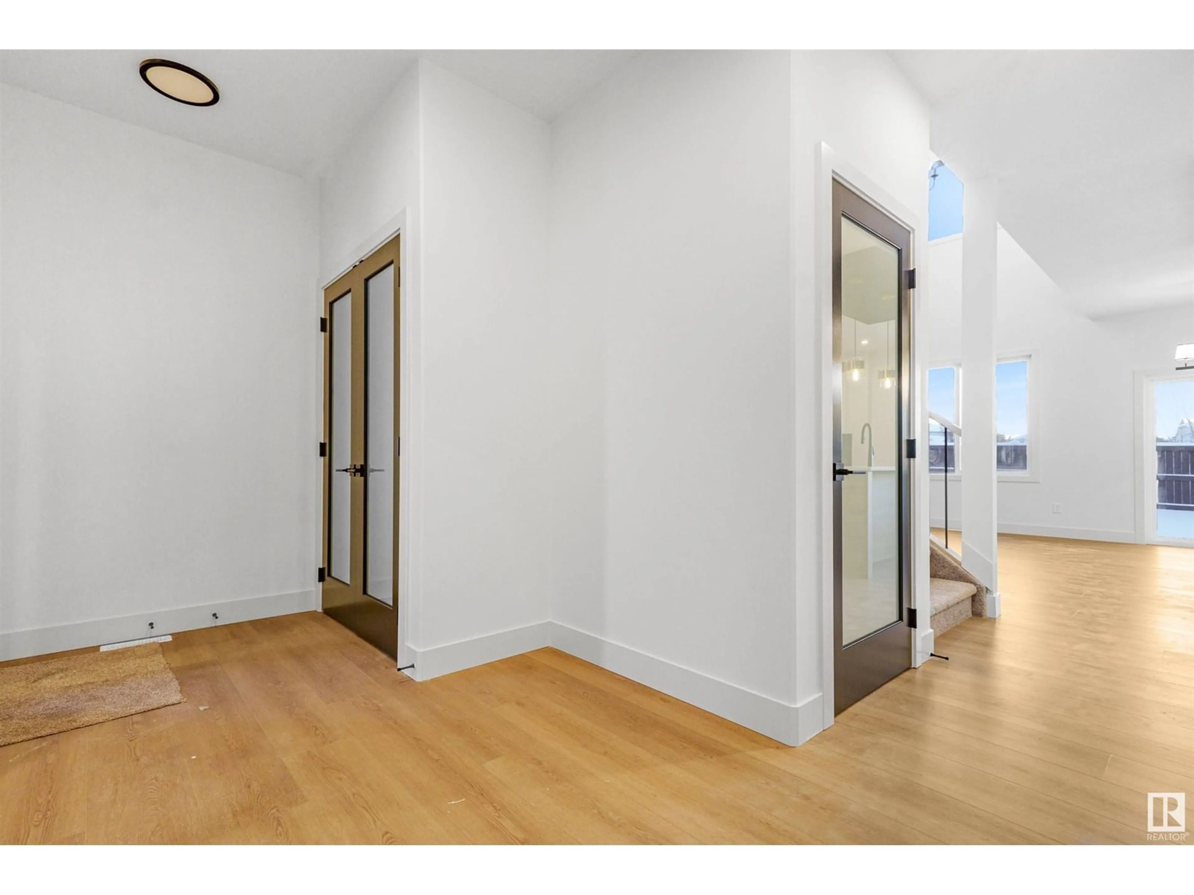 Indoor foyer for 4 GRAYSON GR, Stony Plain Alberta T7Z0P3