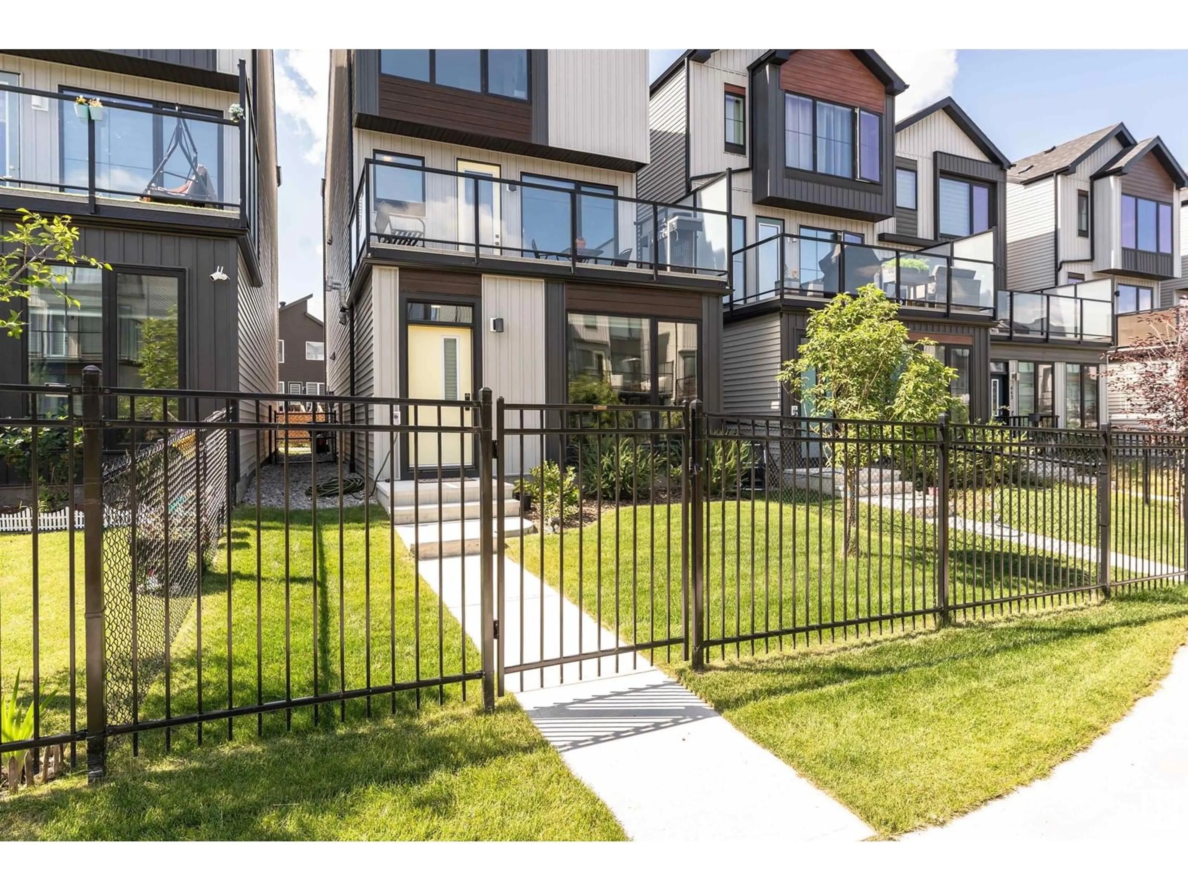 Unknown for SW - 451 39 ST, Edmonton Alberta T6X2X9