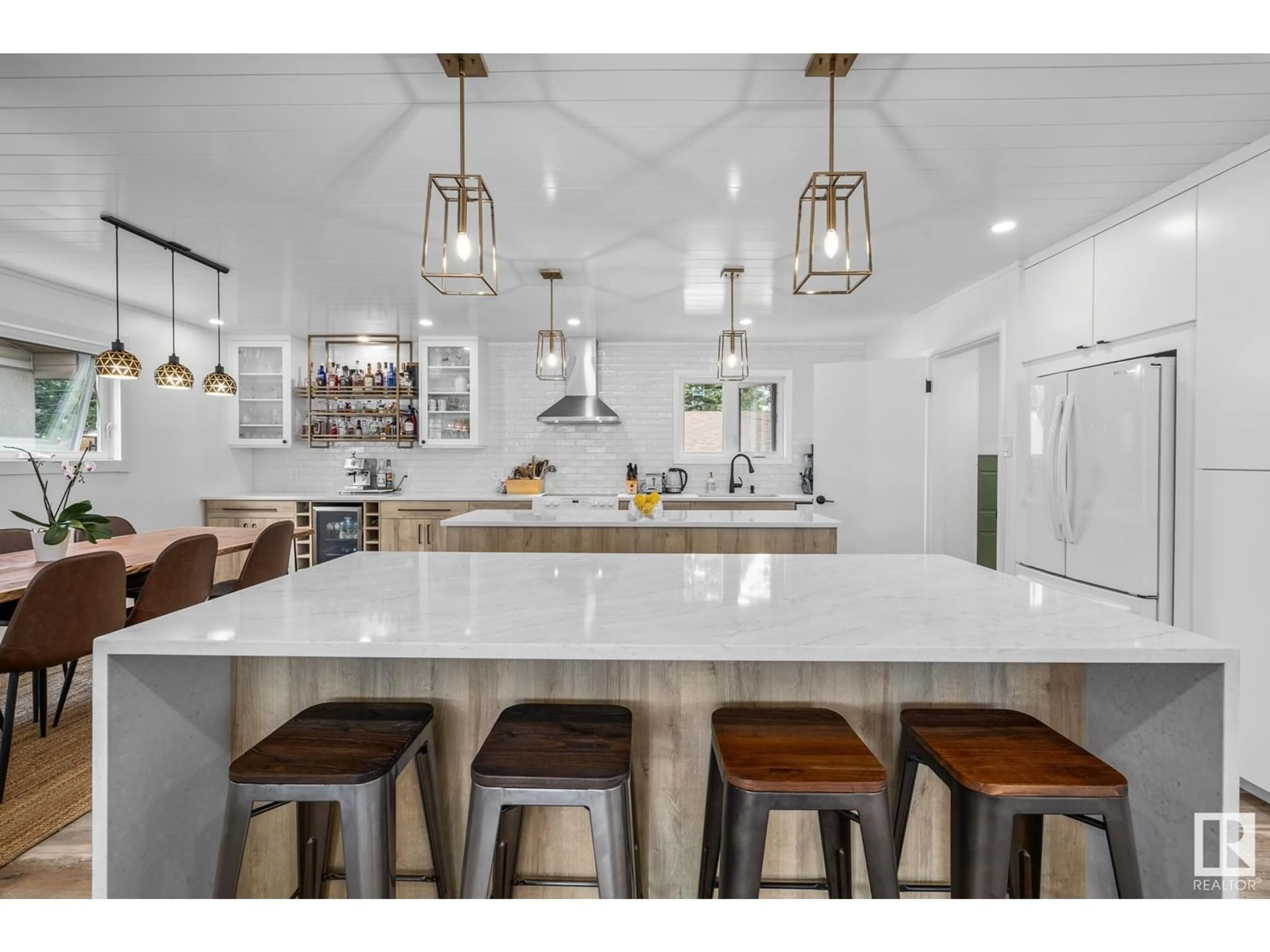Open concept kitchen, ceramic/tile floor for 6704 92 AV, Edmonton Alberta T6B0S5
