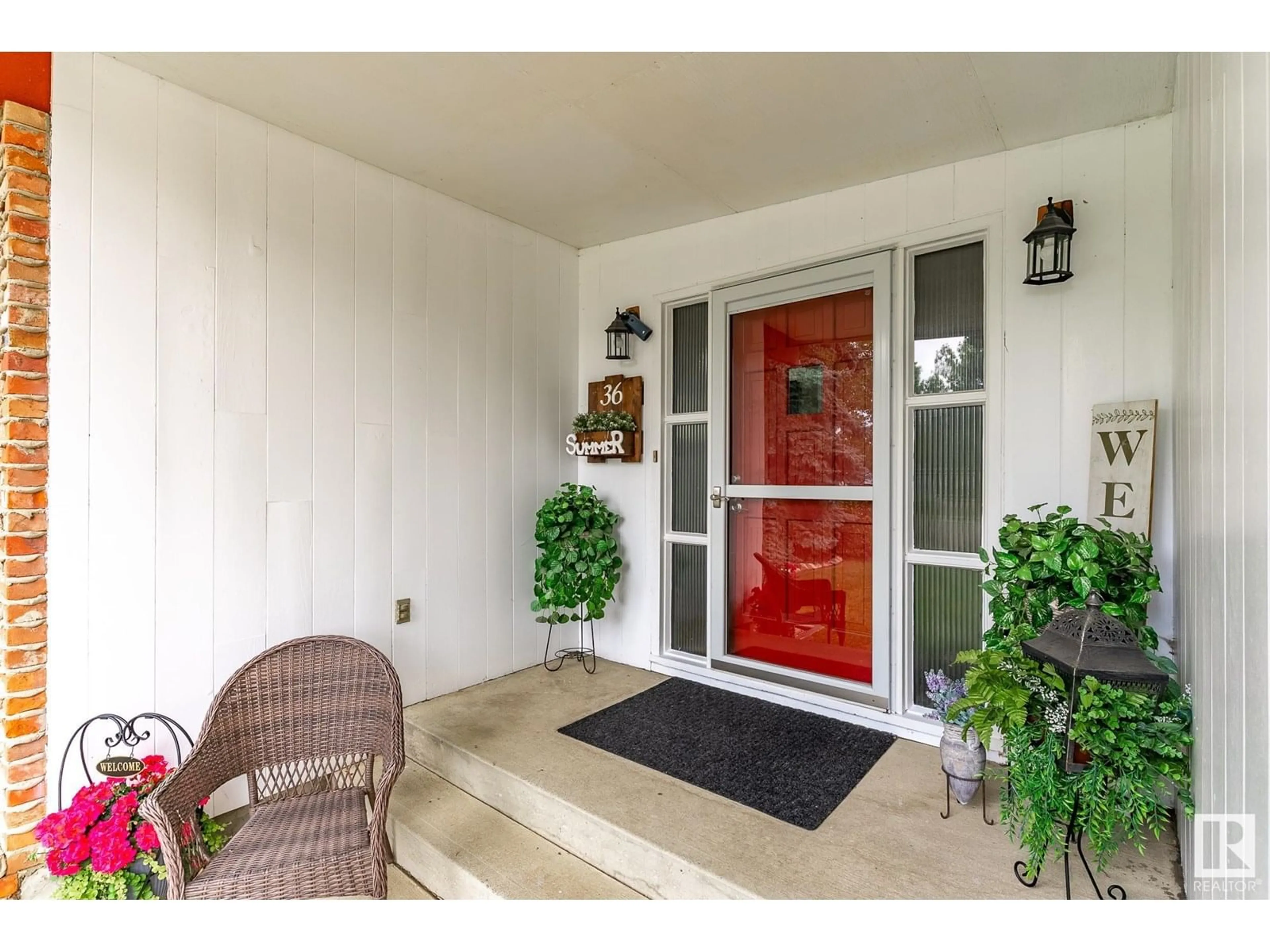 Indoor entryway for 36 ALDERWOOD CR, Sherwood Park Alberta T8A0K3