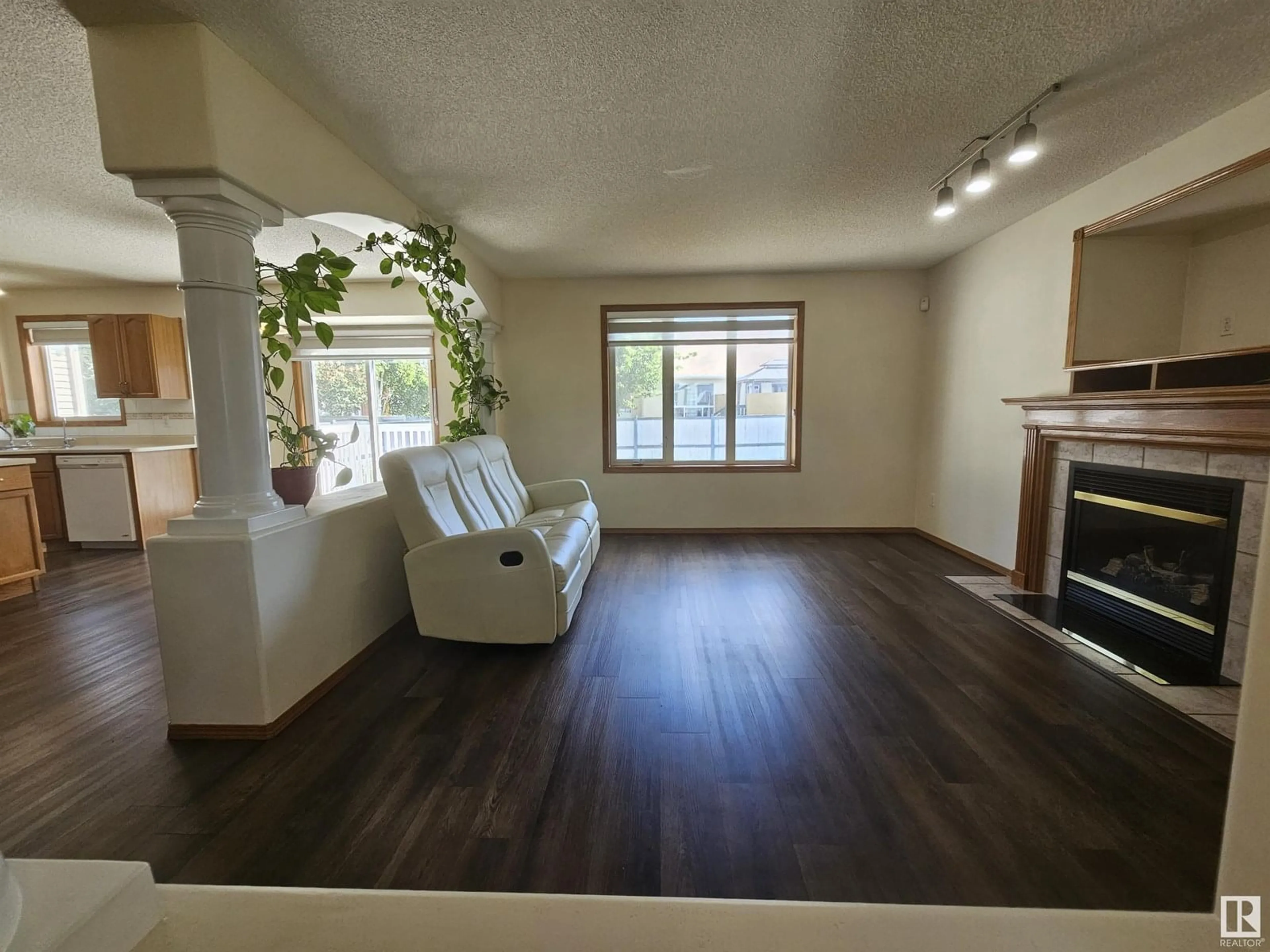 A pic of a room for NW - 2331 37B AVE, Edmonton Alberta T6T1N9