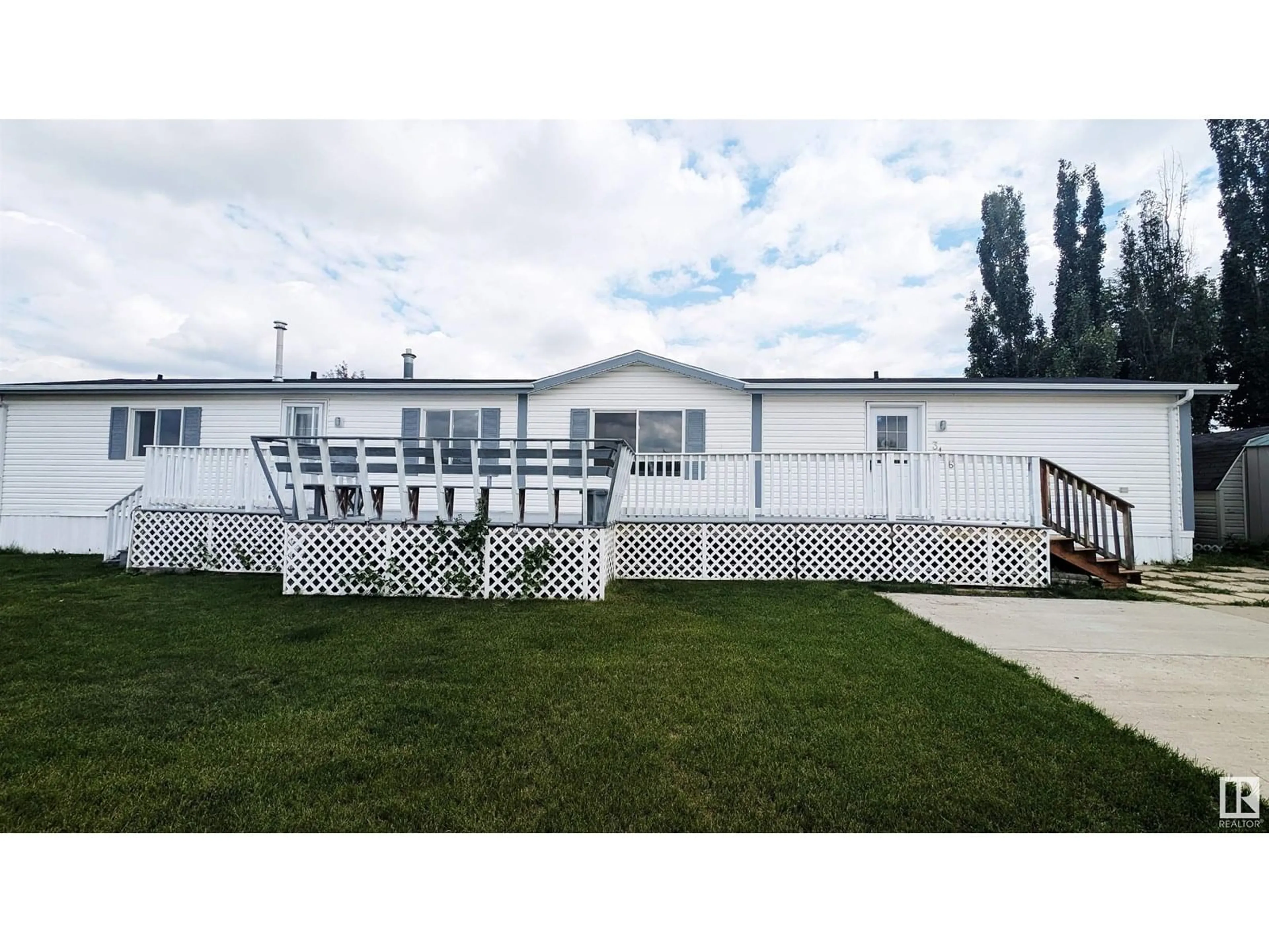Home with vinyl exterior material, unknown for NW NW - 3136 LAKEWOOD CR, Edmonton Alberta T5S2C5