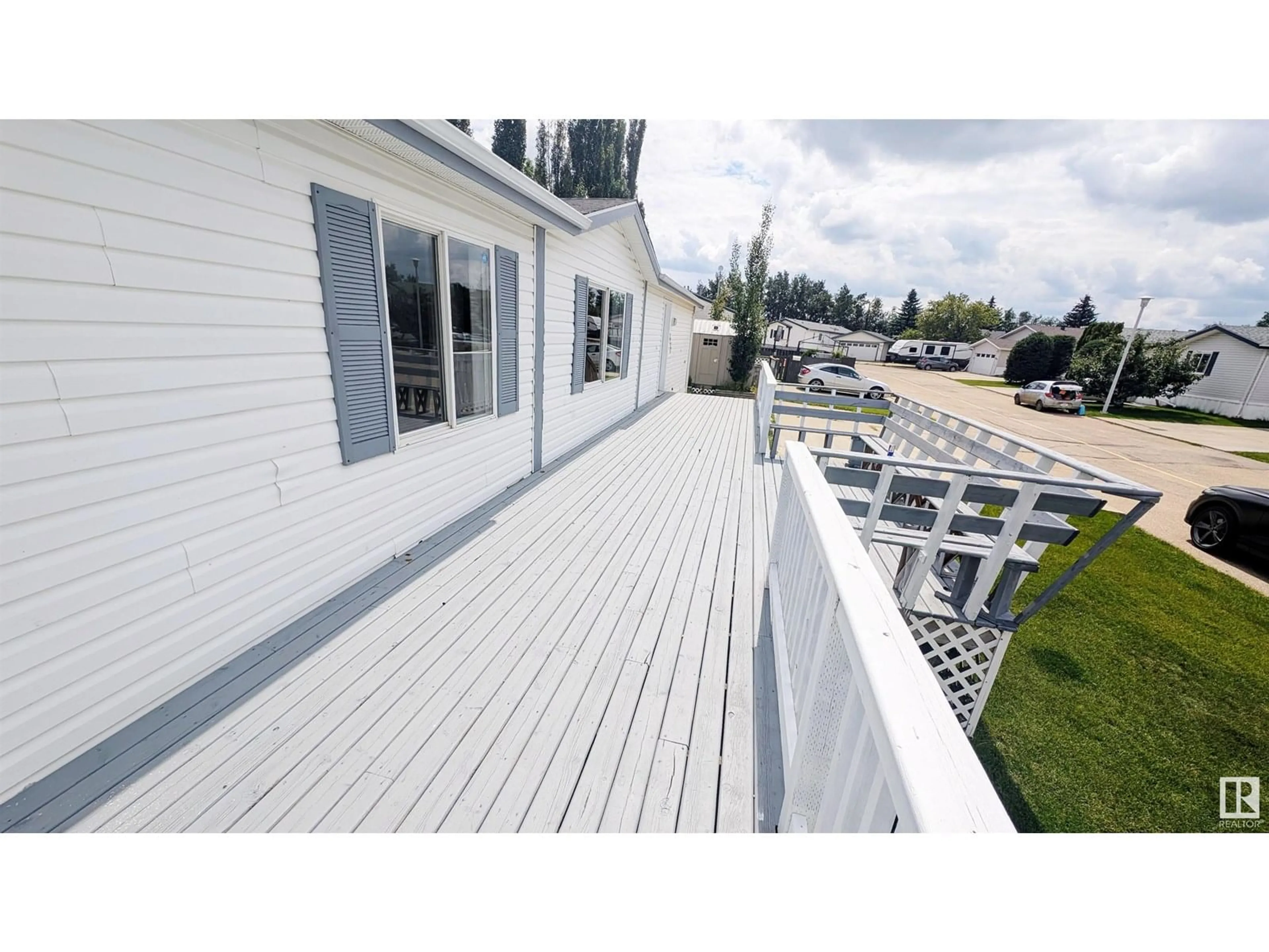 Home with vinyl exterior material, unknown for NW NW - 3136 LAKEWOOD CR, Edmonton Alberta T5S2C5