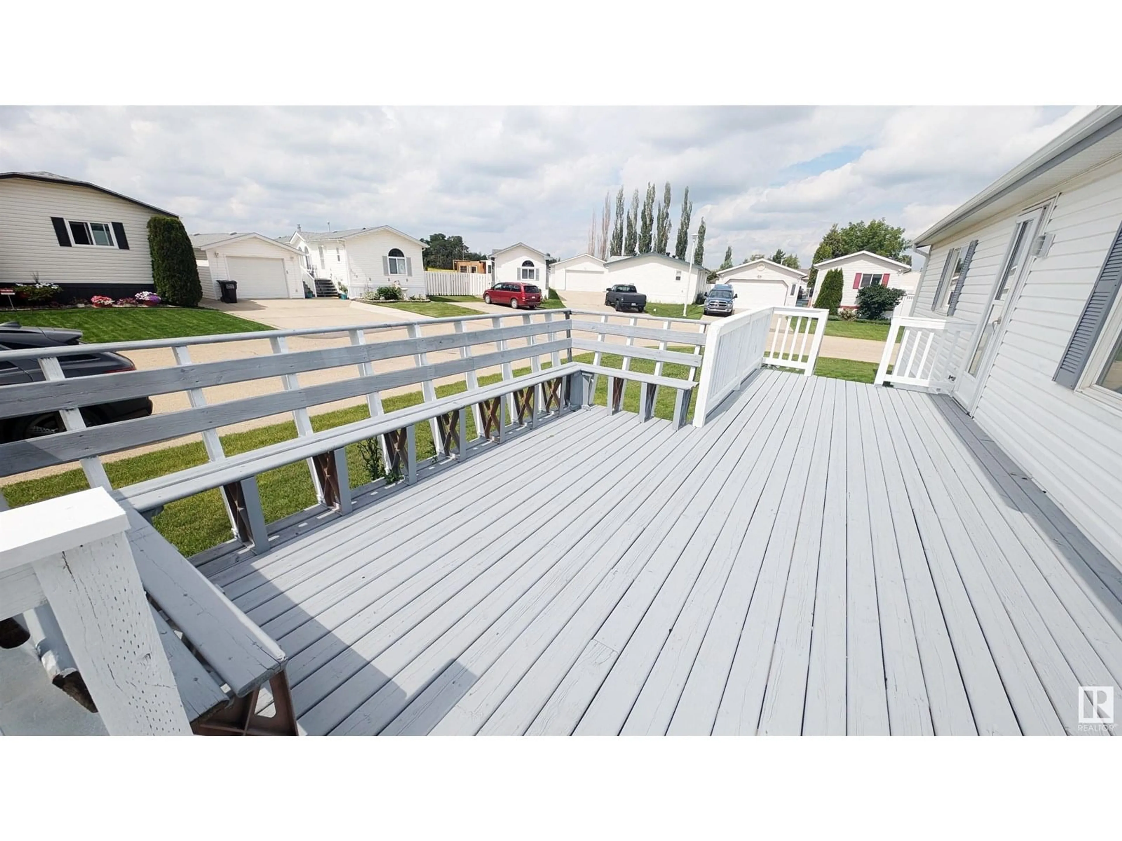 A pic from outside/outdoor area/front of a property/back of a property/a pic from drone, unknown for NW NW - 3136 LAKEWOOD CR, Edmonton Alberta T5S2C5