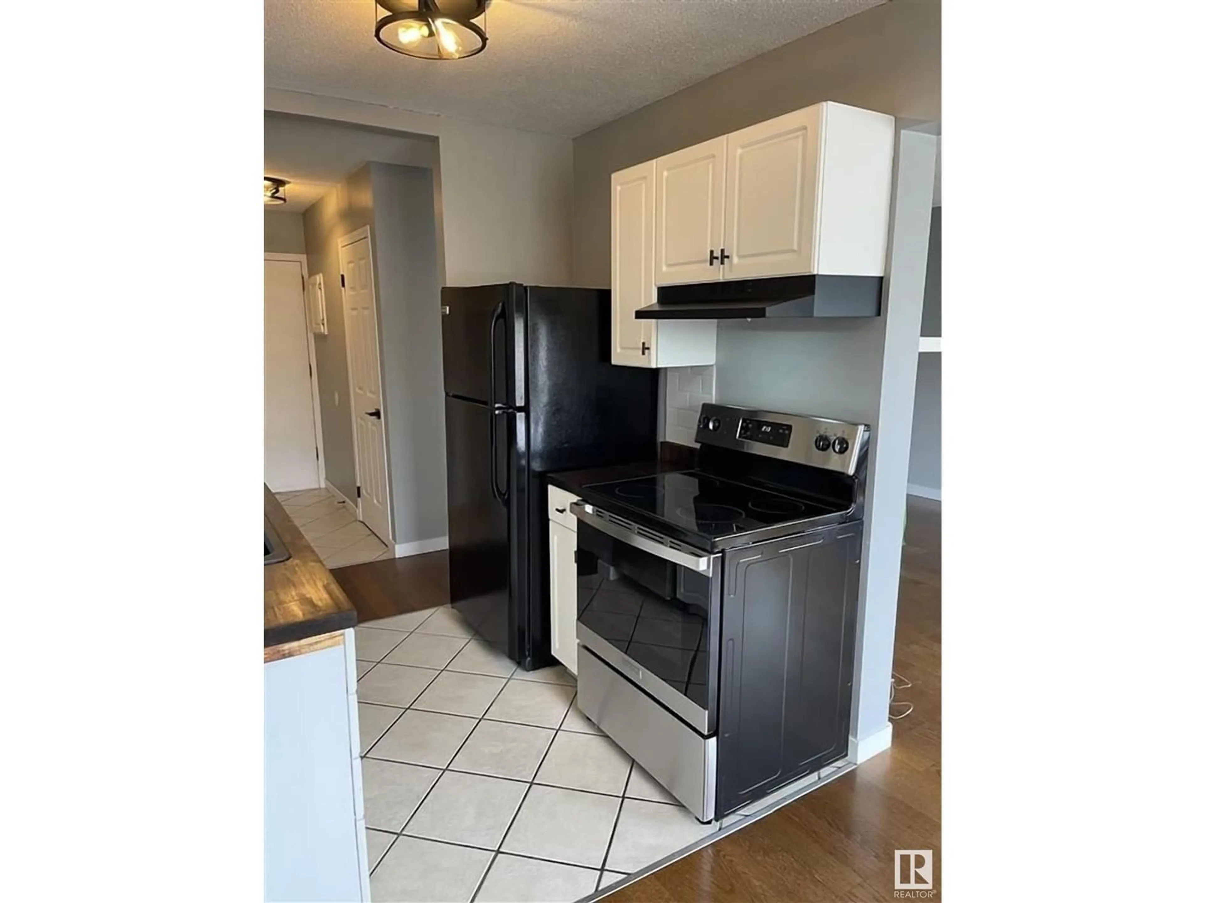 Standard kitchen, unknown for #11 - 11219 103A AV, Edmonton Alberta T5K2E4