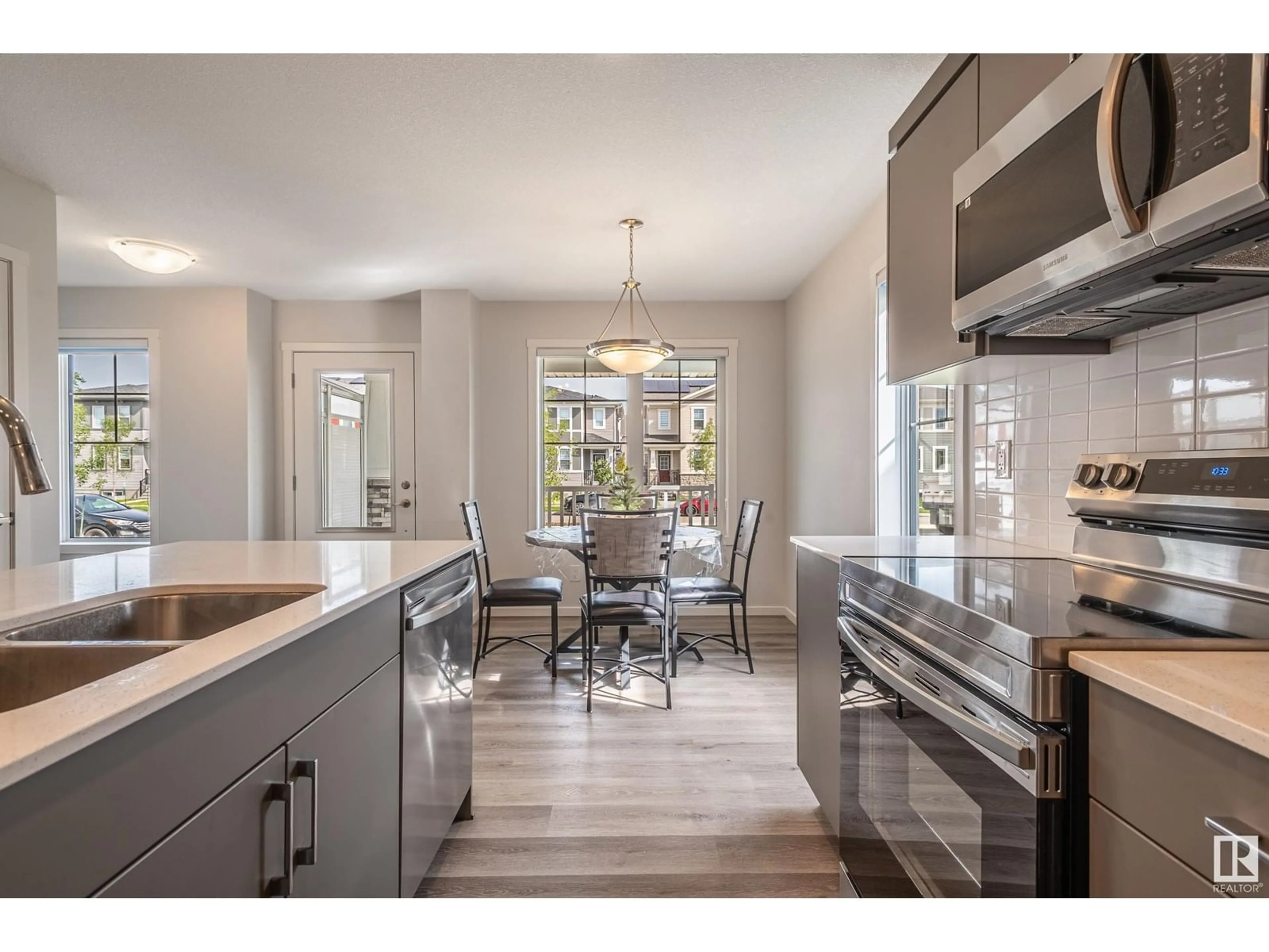 Open concept kitchen, unknown for 1072 CRESTVIEW TC, Sherwood Park Alberta T8H3A4